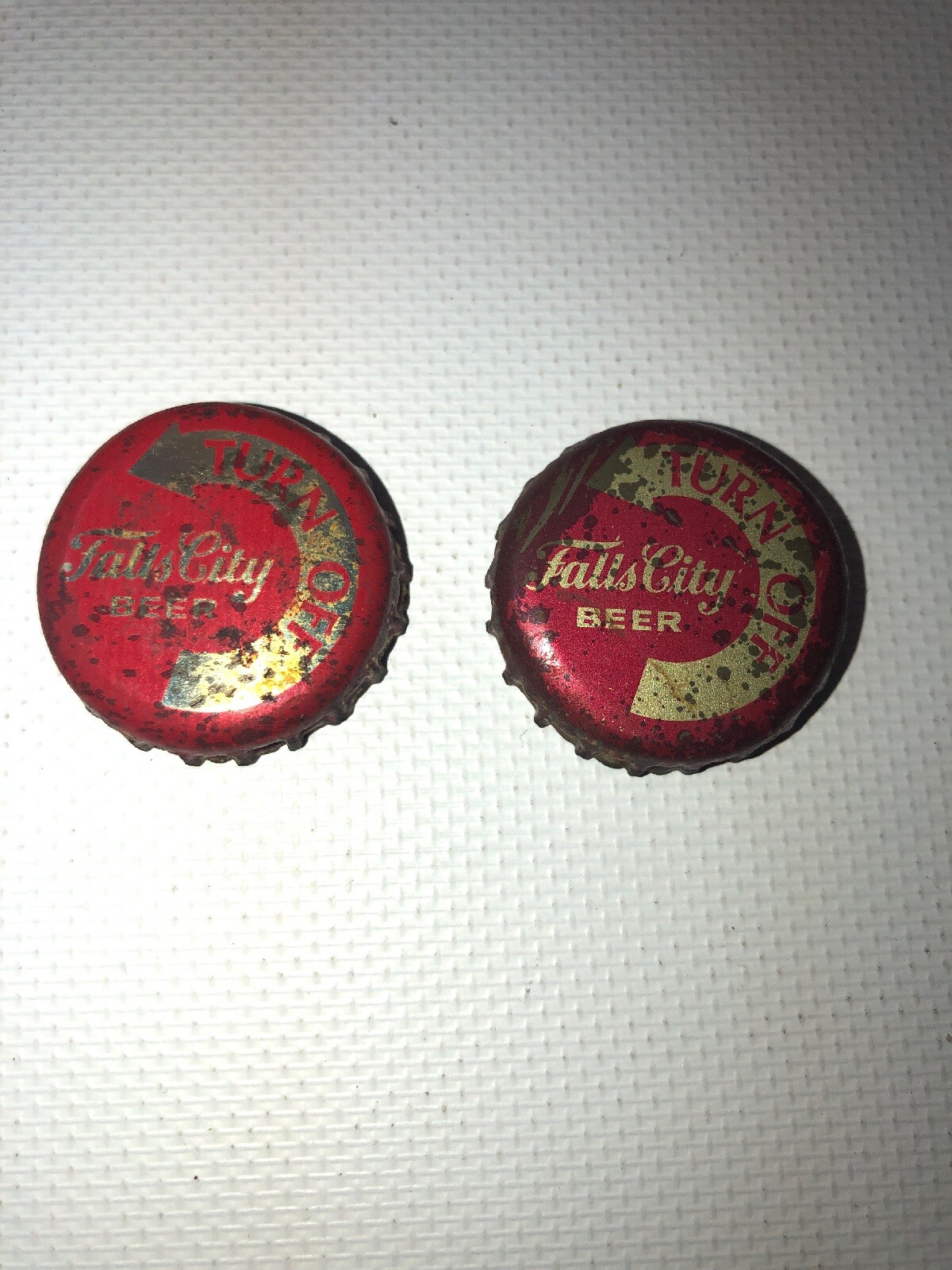 Vintage Falls City Beer Twist Off Cap X2