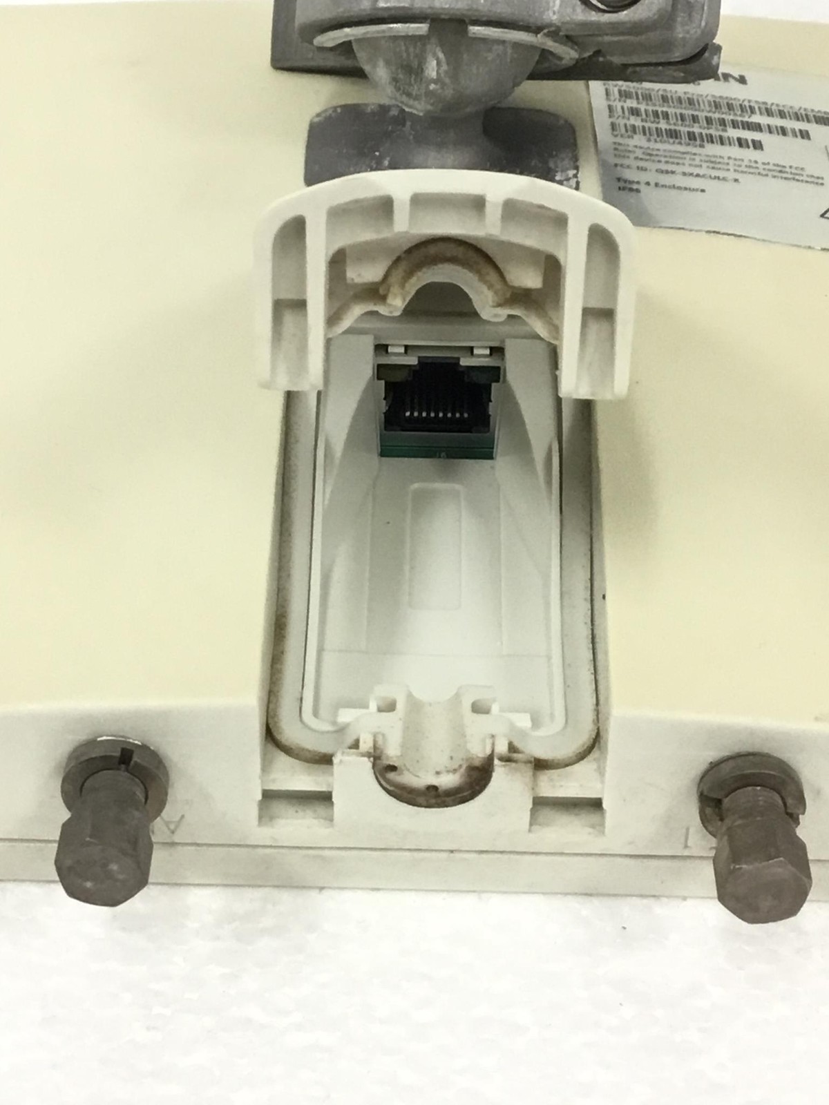 Radwin 5000 SU-Pro RW5600-0P58 Wireless Unit w/ Pole Bracket – Used Working