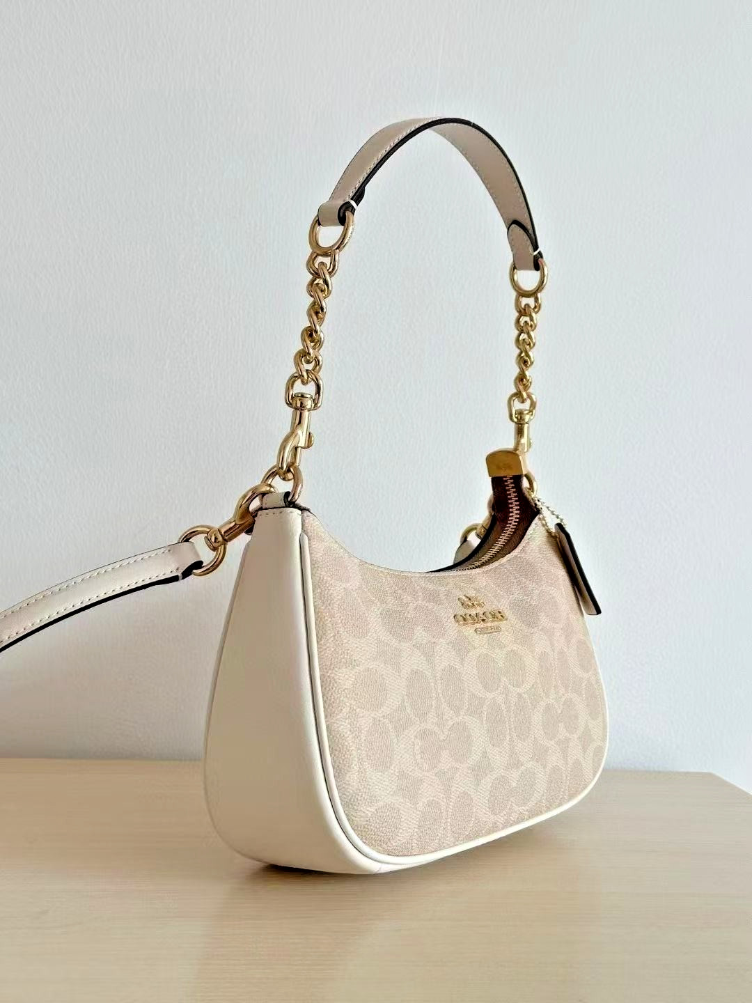Coach NWT Teri Shoulder Bag In Signature Canvas CV933 Gold/Sand/Chalk!