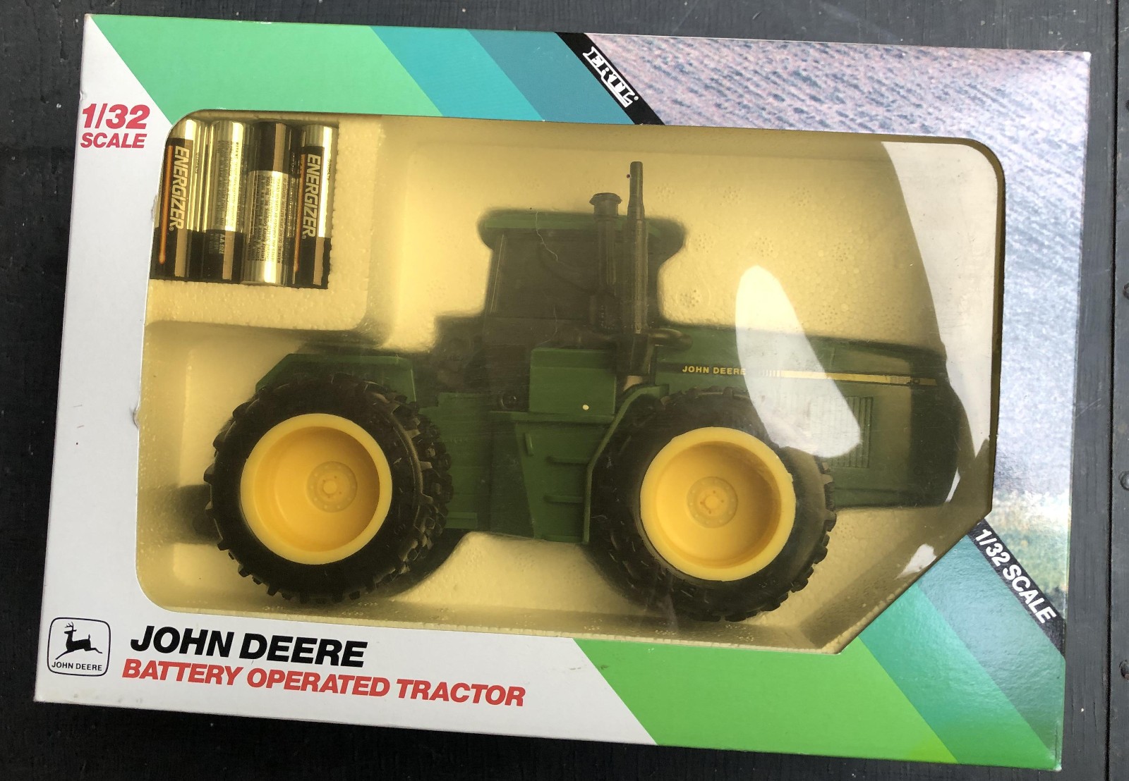 Ertl John Deere 8960 Battery Operated Toy Tractor In Box vintage 1/32 4WD