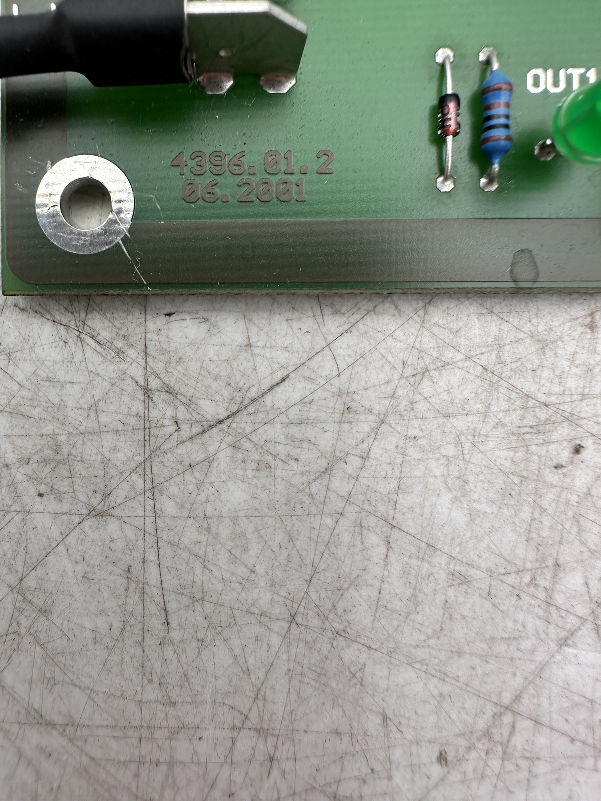 4396.01.2 06.2001 Electronic Component