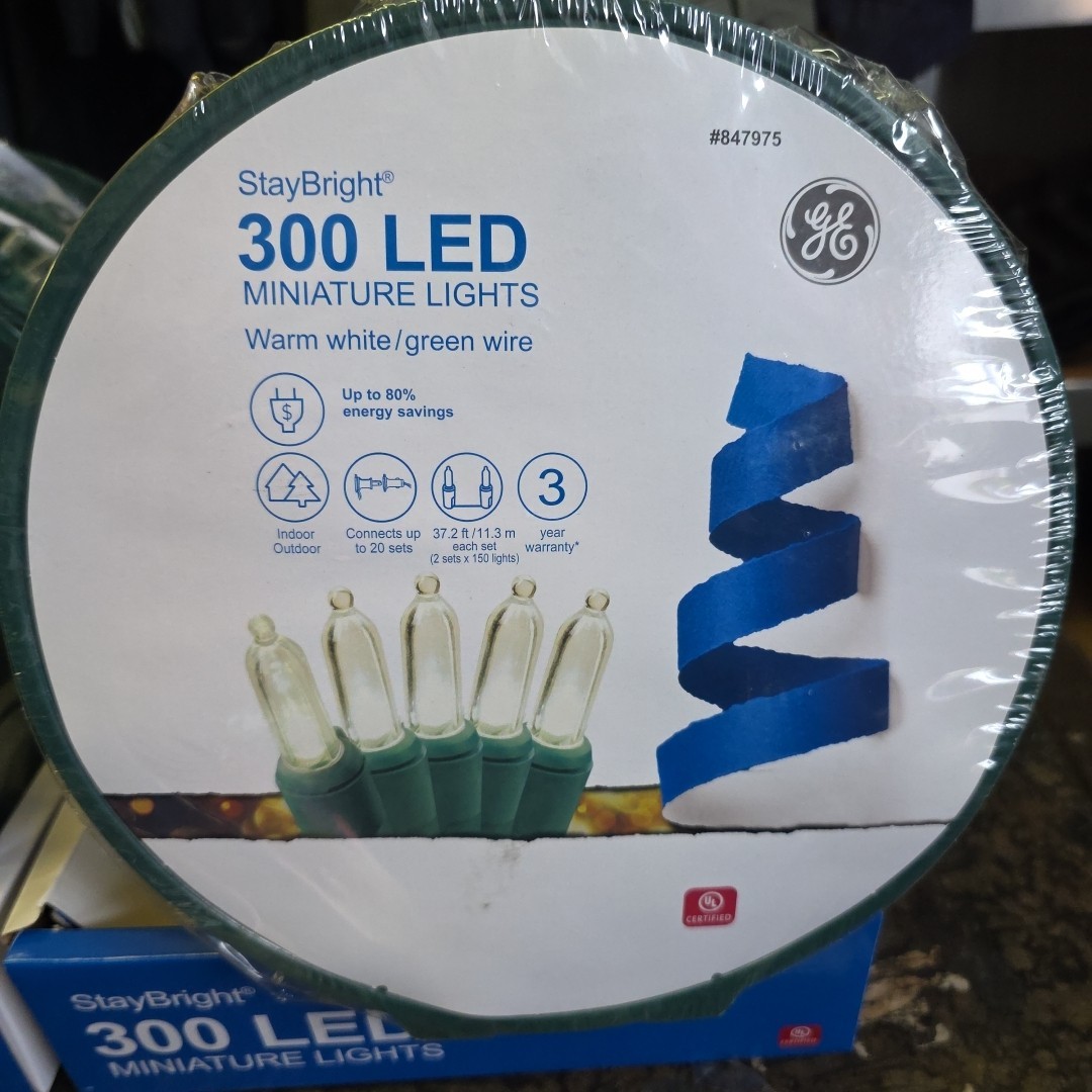 GE StayBright 300 LED Miniature Lights Warm White/Green Wire Indoor/Outdoor -New