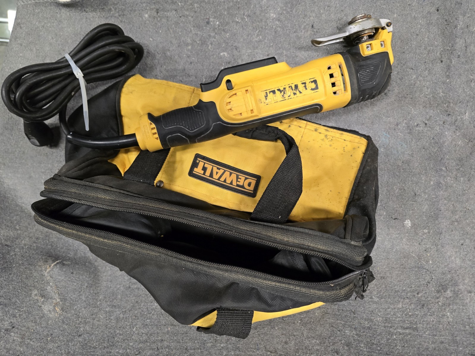DEWALT DWE315 (I99011787)