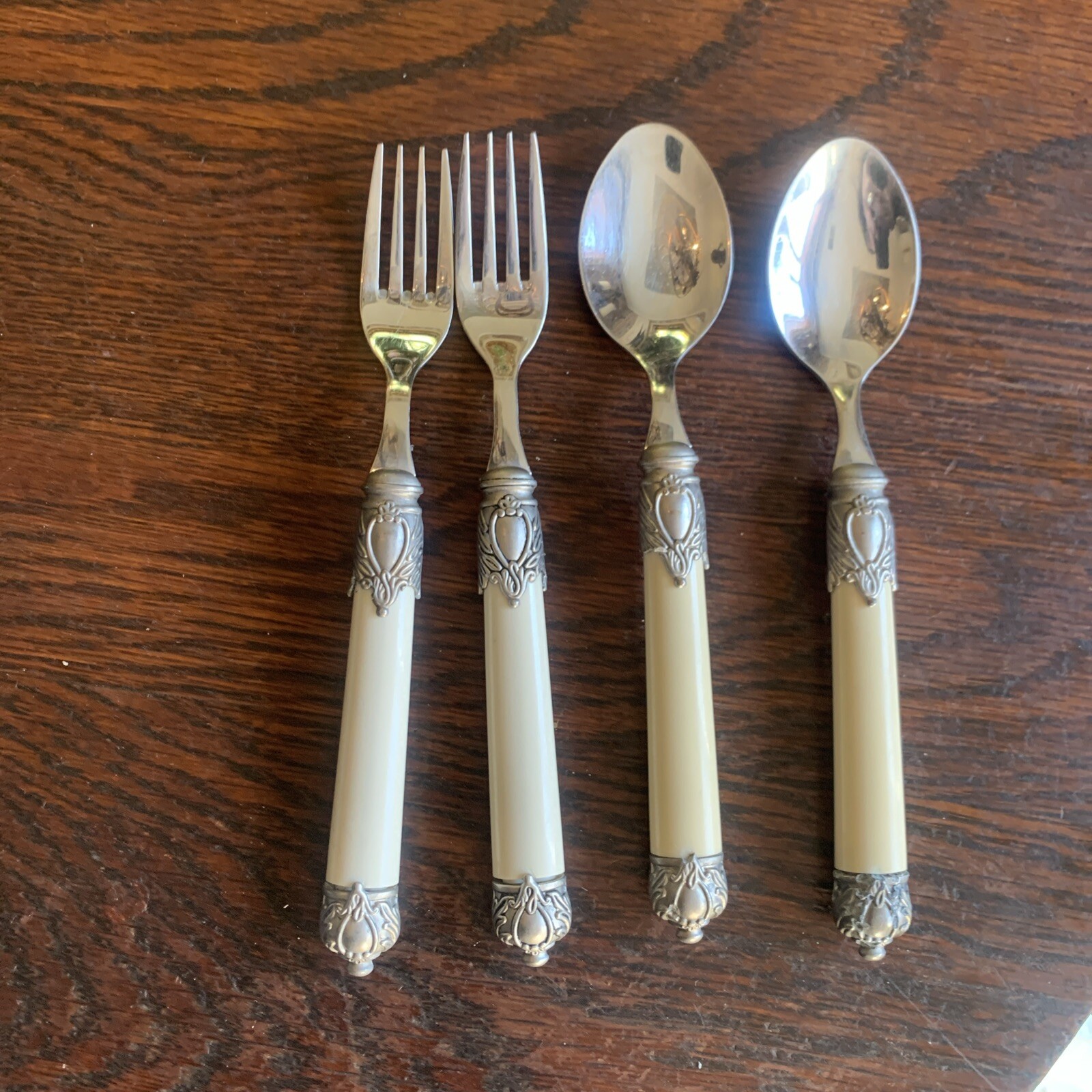 Home Essentials Renaissance Bone Stainless Steel Flatware 2 Salad Forks 2 Spoons