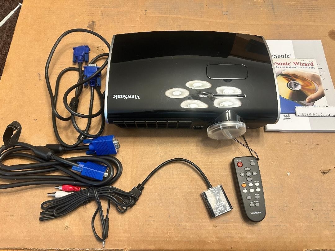 Viewsonic PJ258D/DLP Projector 155 lamp hours