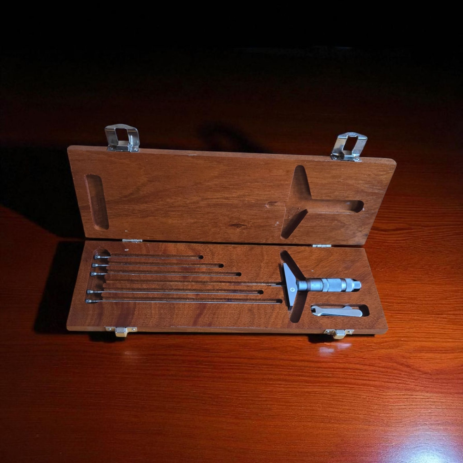Vintage Brown And Sharpe Micrometer Depth Gage No 604 Wood box