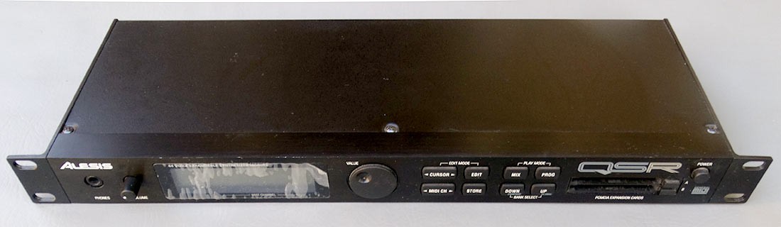 Alesis QSR 64-Voice Expandable Rack Mount Synth Module & OEM Power Adaptor