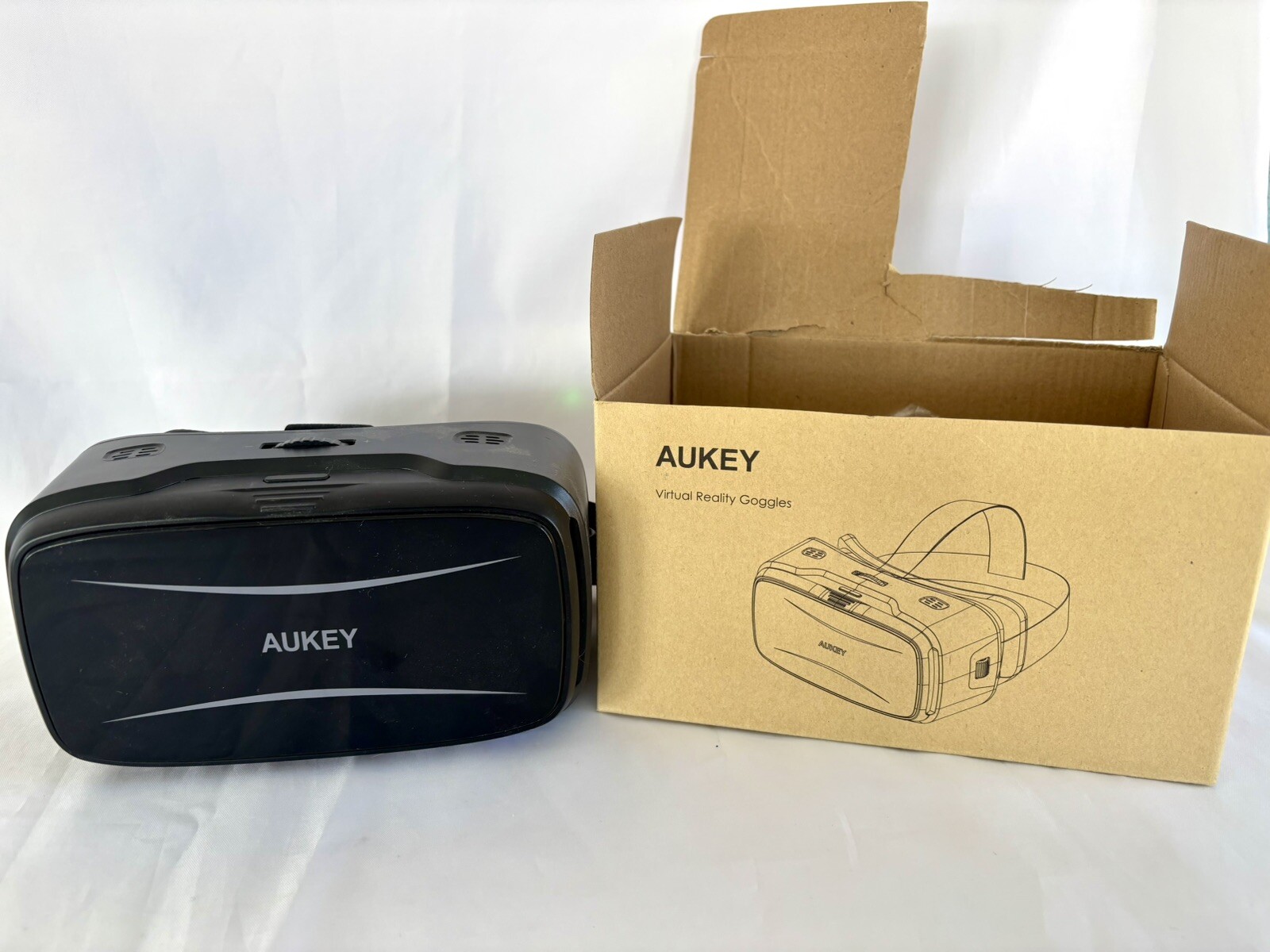 AUKEY VISION VR Headset Virtual Reality 3D Glasses for Iphone & Android 4.7–5.2”