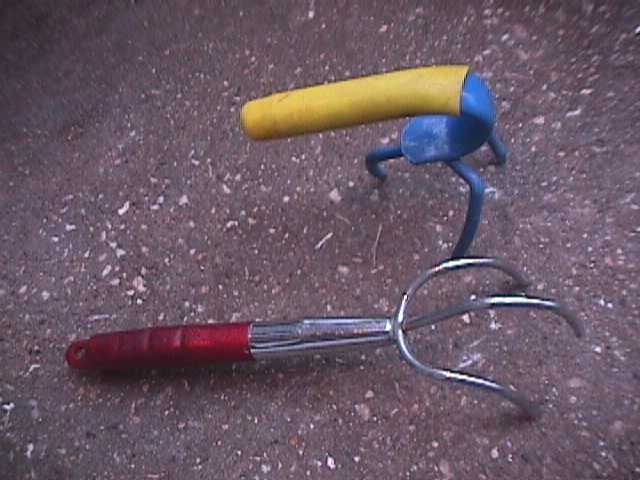 MINI HAND GARDEN GLAW and TRUE TEMPER HAND RAKE