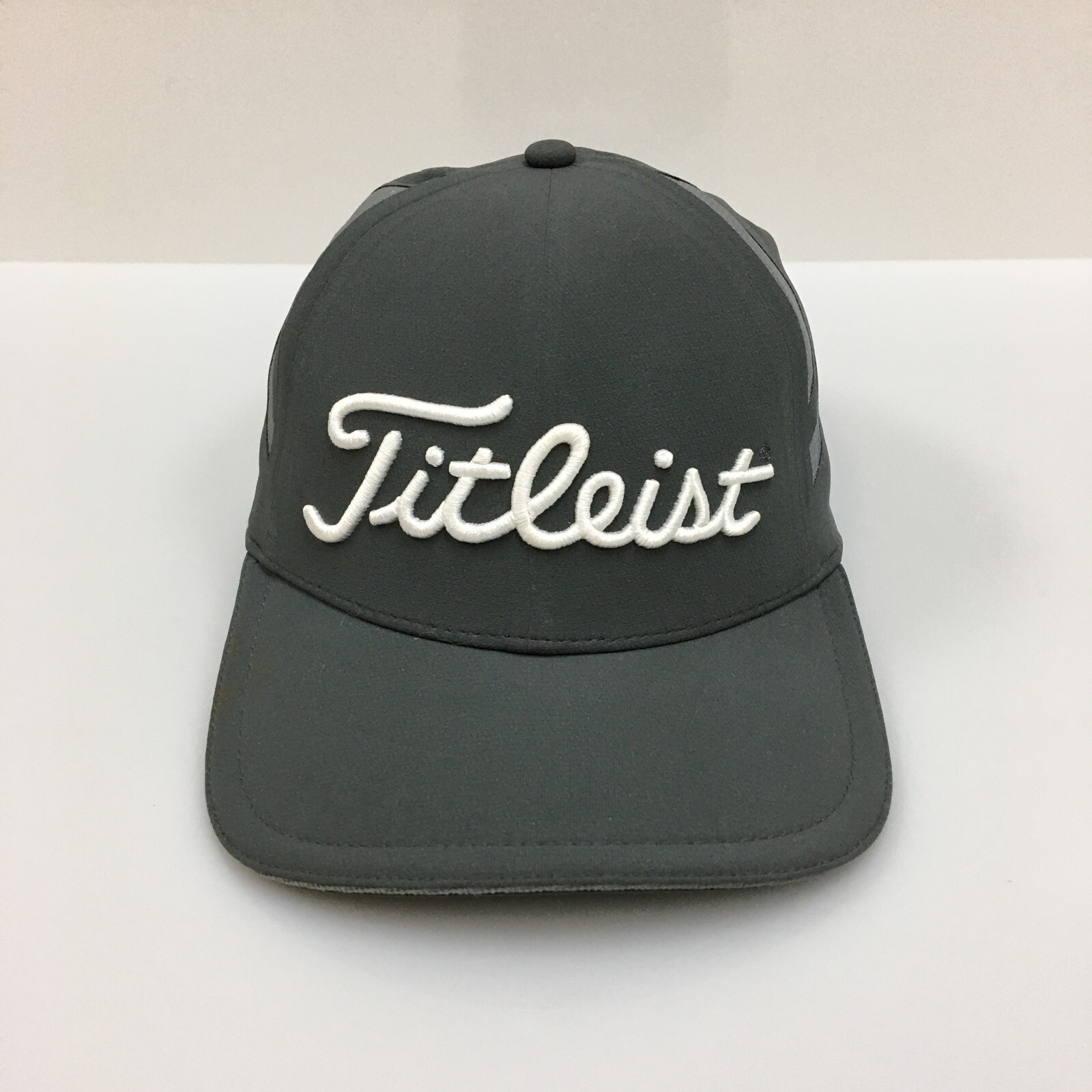 Titleist Golf Hat Cap S/M Mens Gray Flex Casual Fitted Embroidered Modern Fit