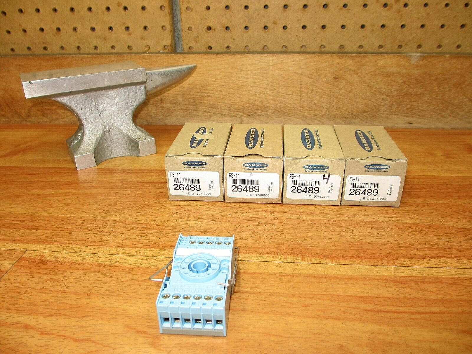 Banner RS-11 (LOT OF 4) *NEW* 26489 Terminal Relay Socket