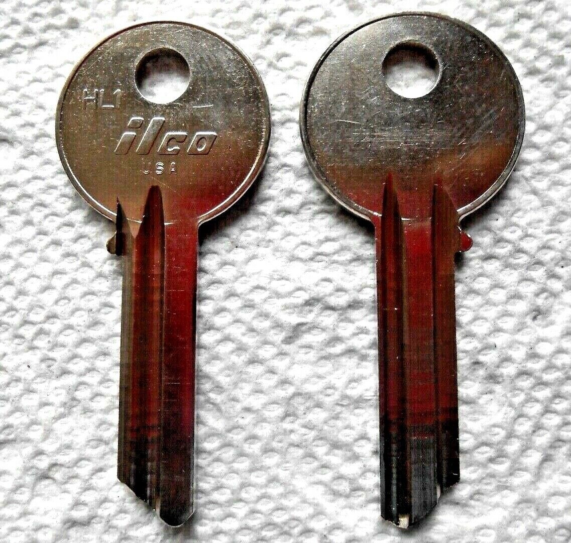 (1)   HALO    HL1  Key Blank  Made by ILCO
