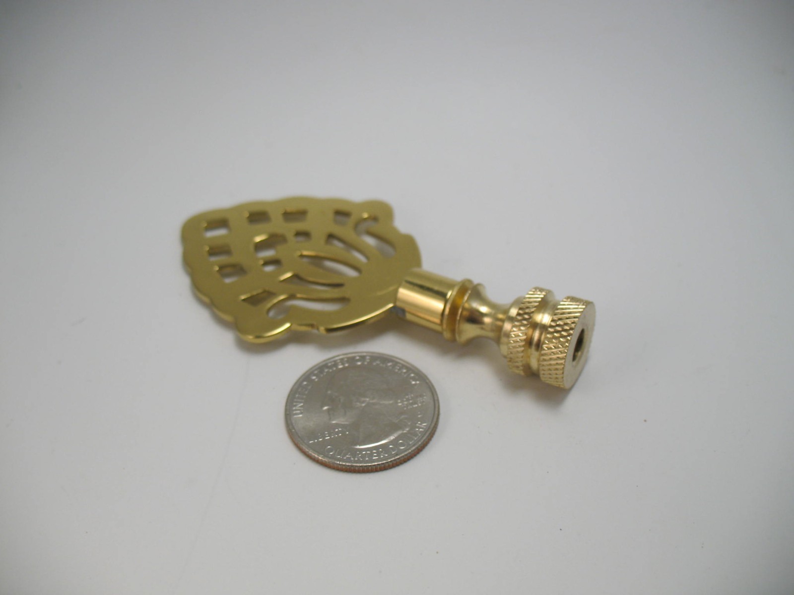 Lamp Finial Brass Pineapple Symbol T592