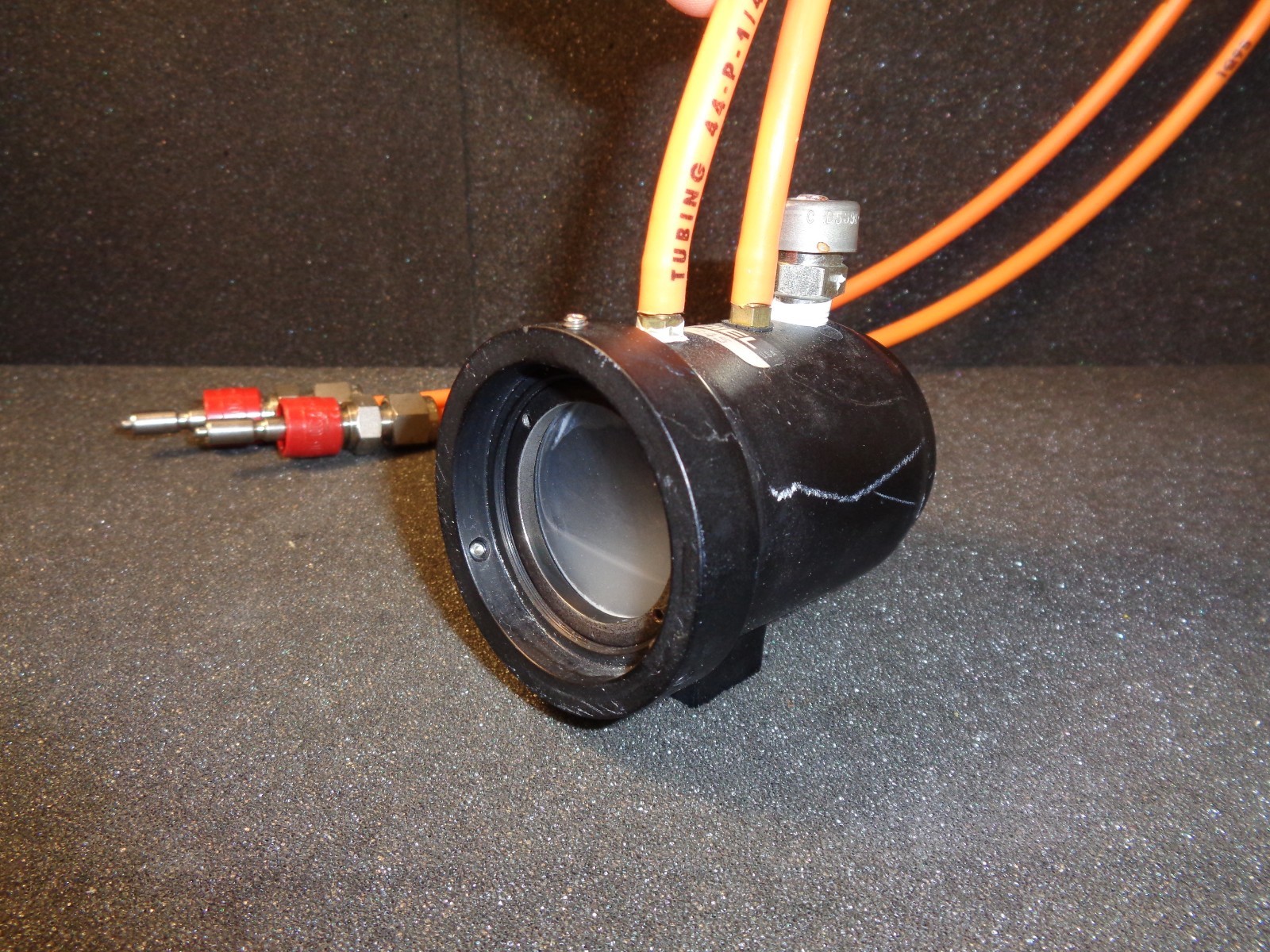 Oriel Model 61945 Liquid Light Source Filter 1.5 Inch Series W/Imperial Hoses