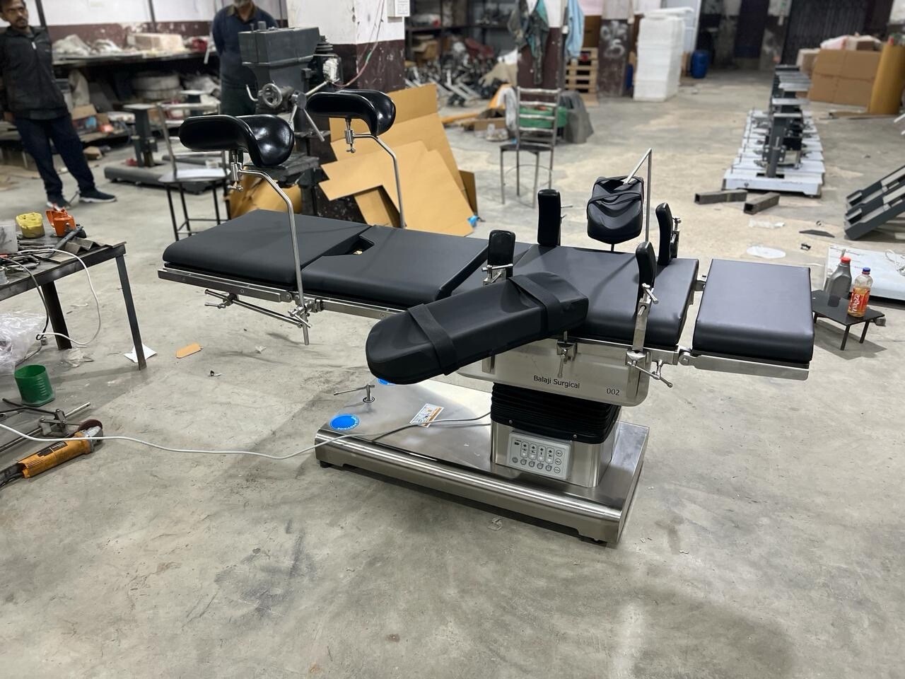 Surgical table