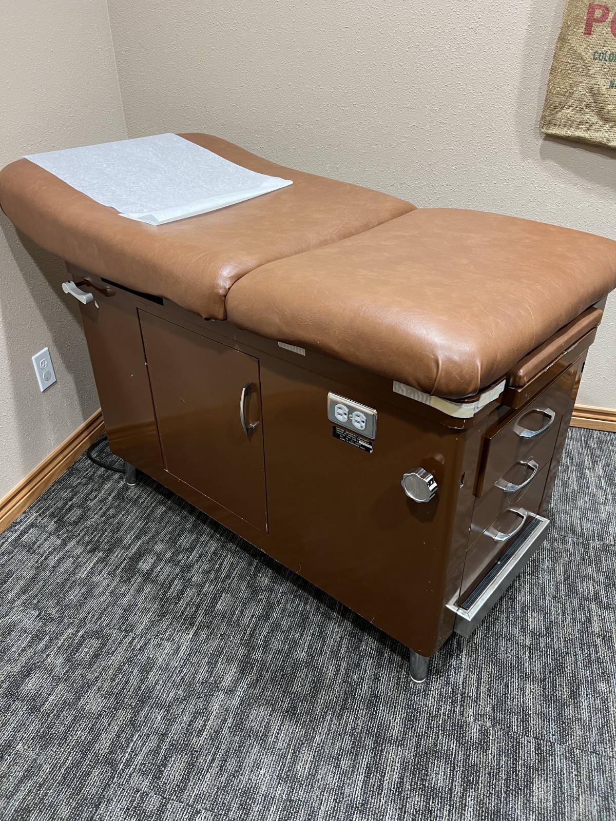 Vintage Exam Table- Fully Functional with electricity