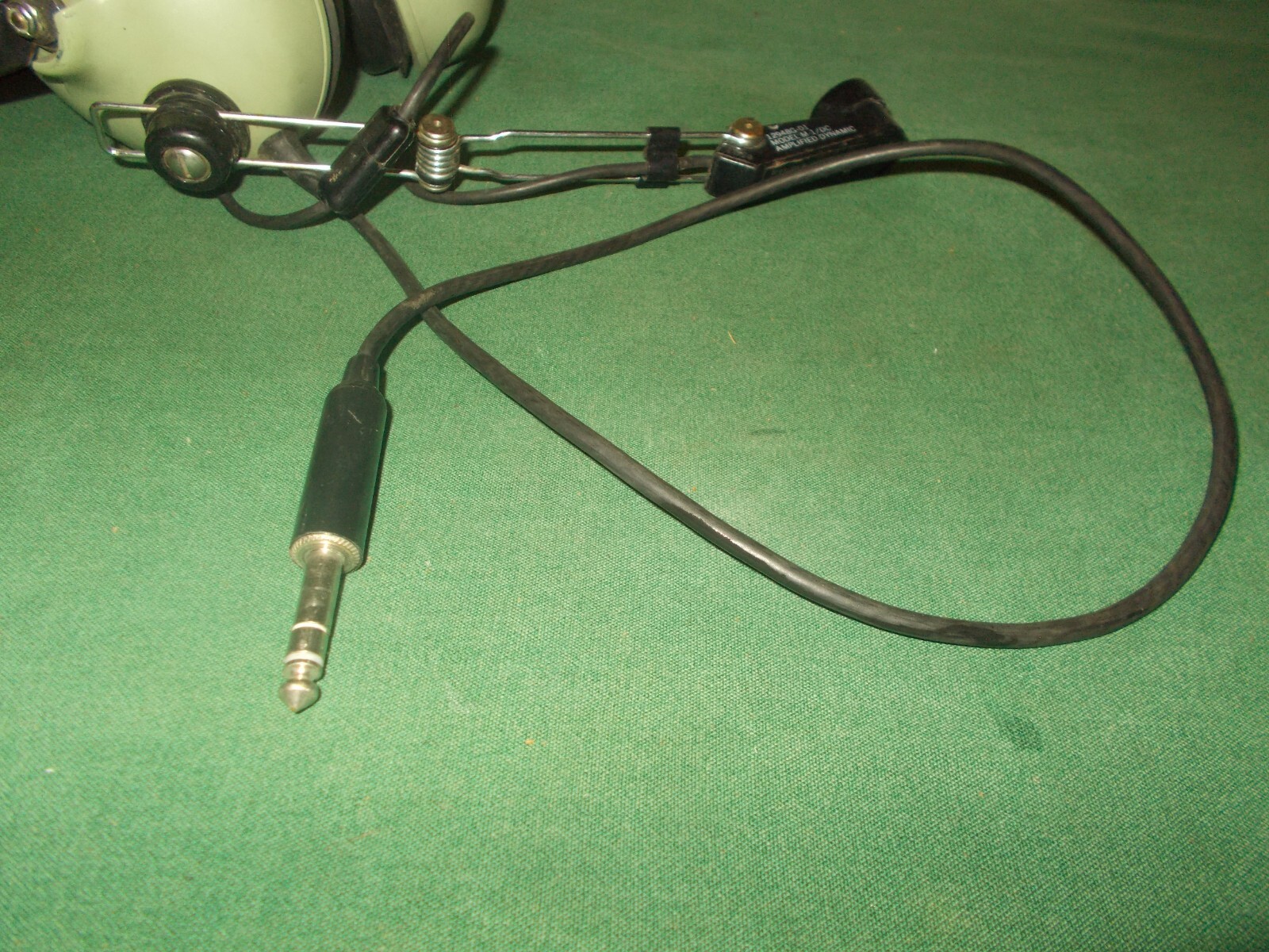 DAVID CLARK H3340 AVIATION HEADSET TESTED AND WORKING