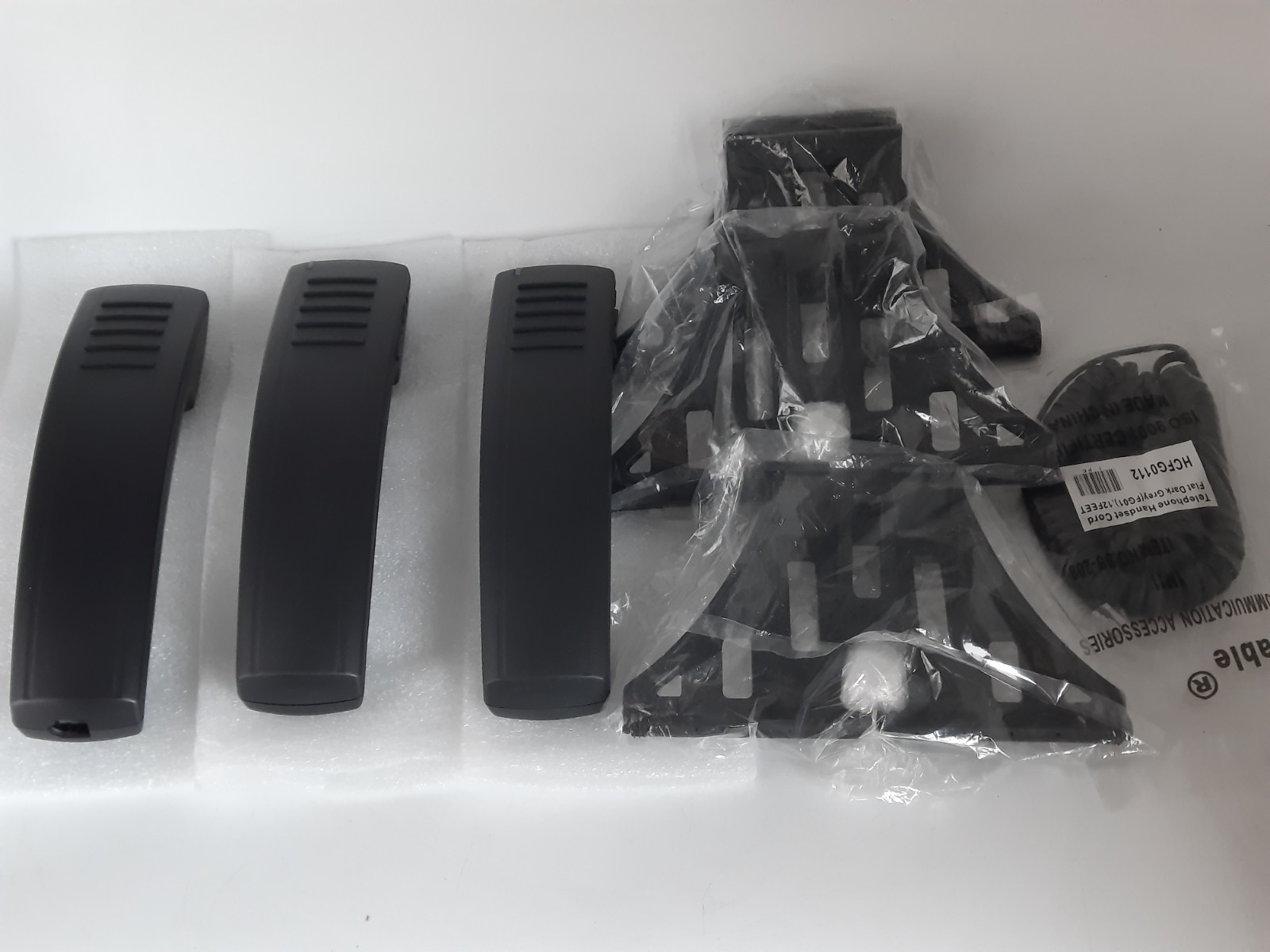 Lot of 3 Mitel Handset for 6920/6930 / 6940 phones-With 3 6920/6930 Stands