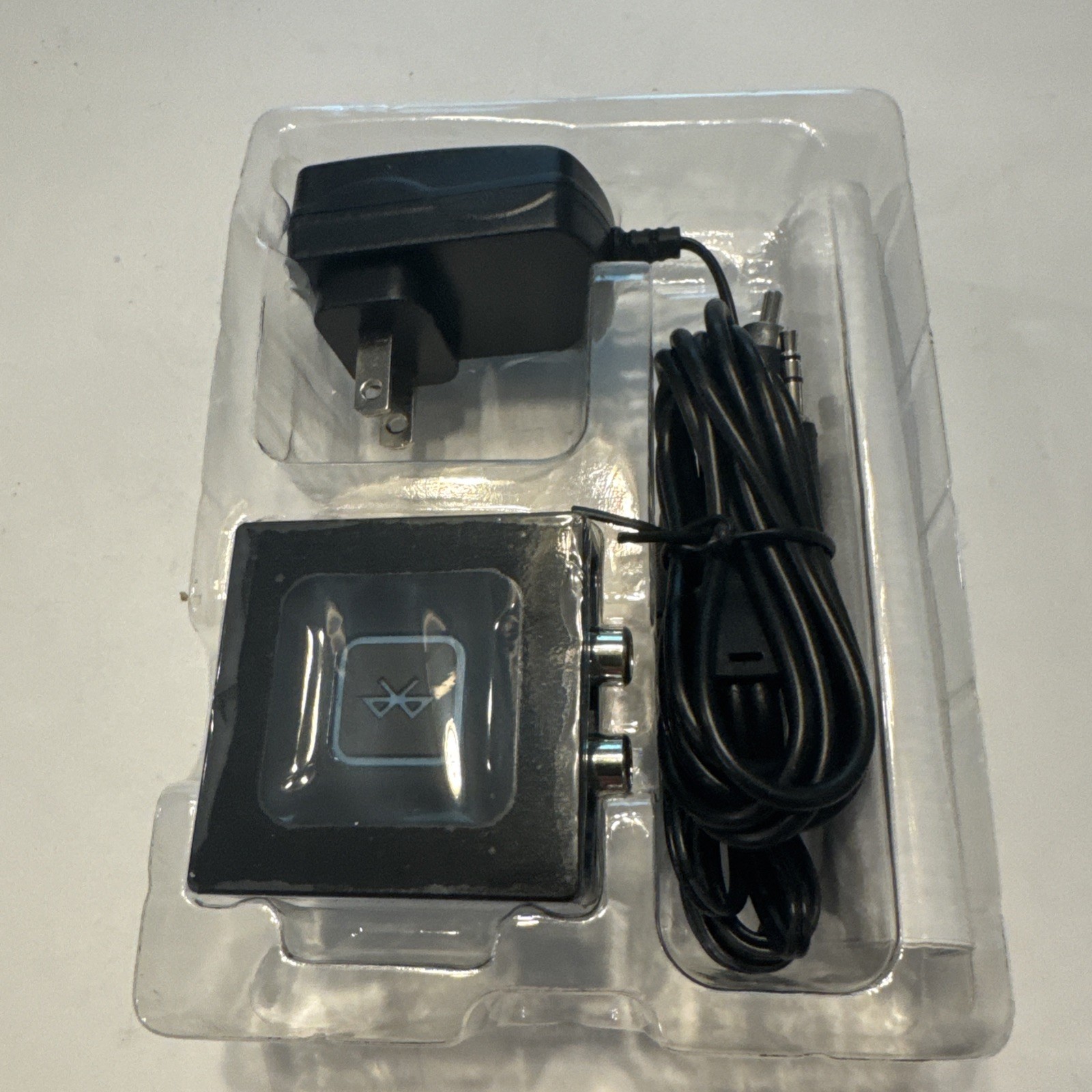 Logitech Bluetooth Audio Adapter Receiver 980-000910 Wireless Music Streaming