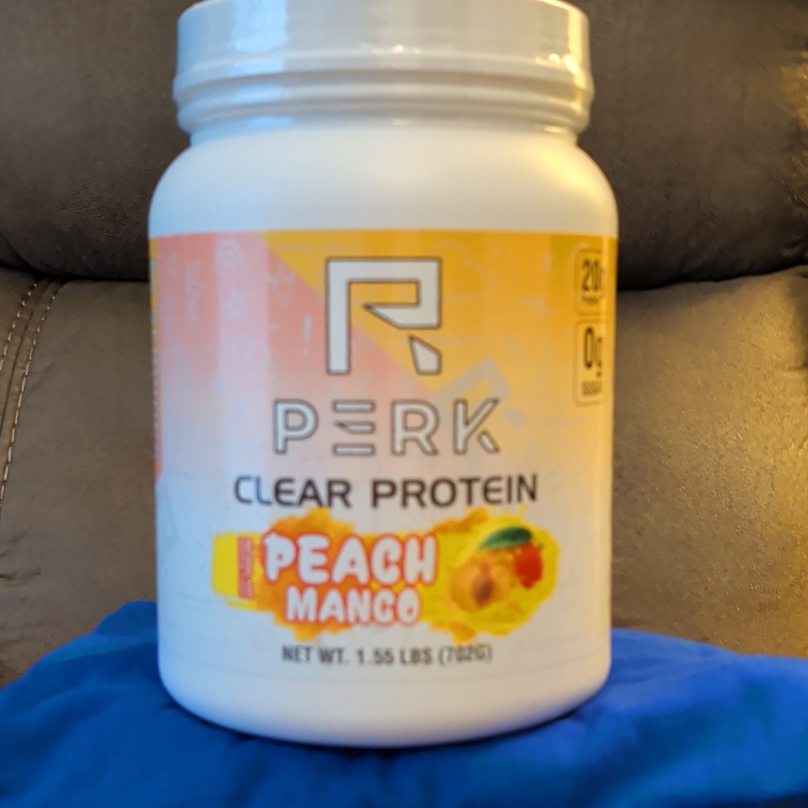 PERK Clear Whey Protein Isolate Powder Peach Mango 1.55lb 27 Serv Exp 06/2025