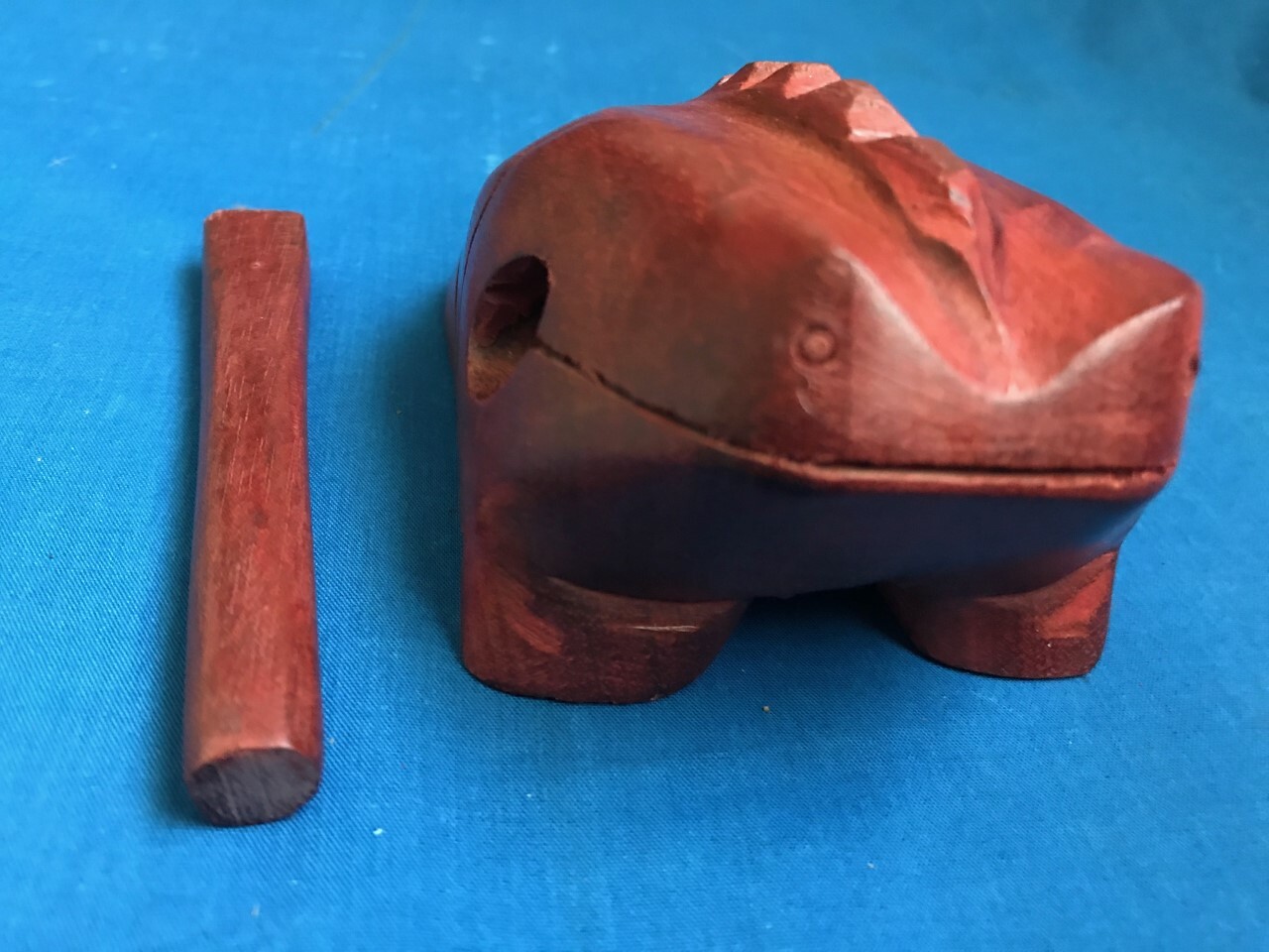 4" x 3" ARTISAN FROG RECO RECO HANDMADE IN PAU-BRASIL NATURAL BRAZILIAN WOOD