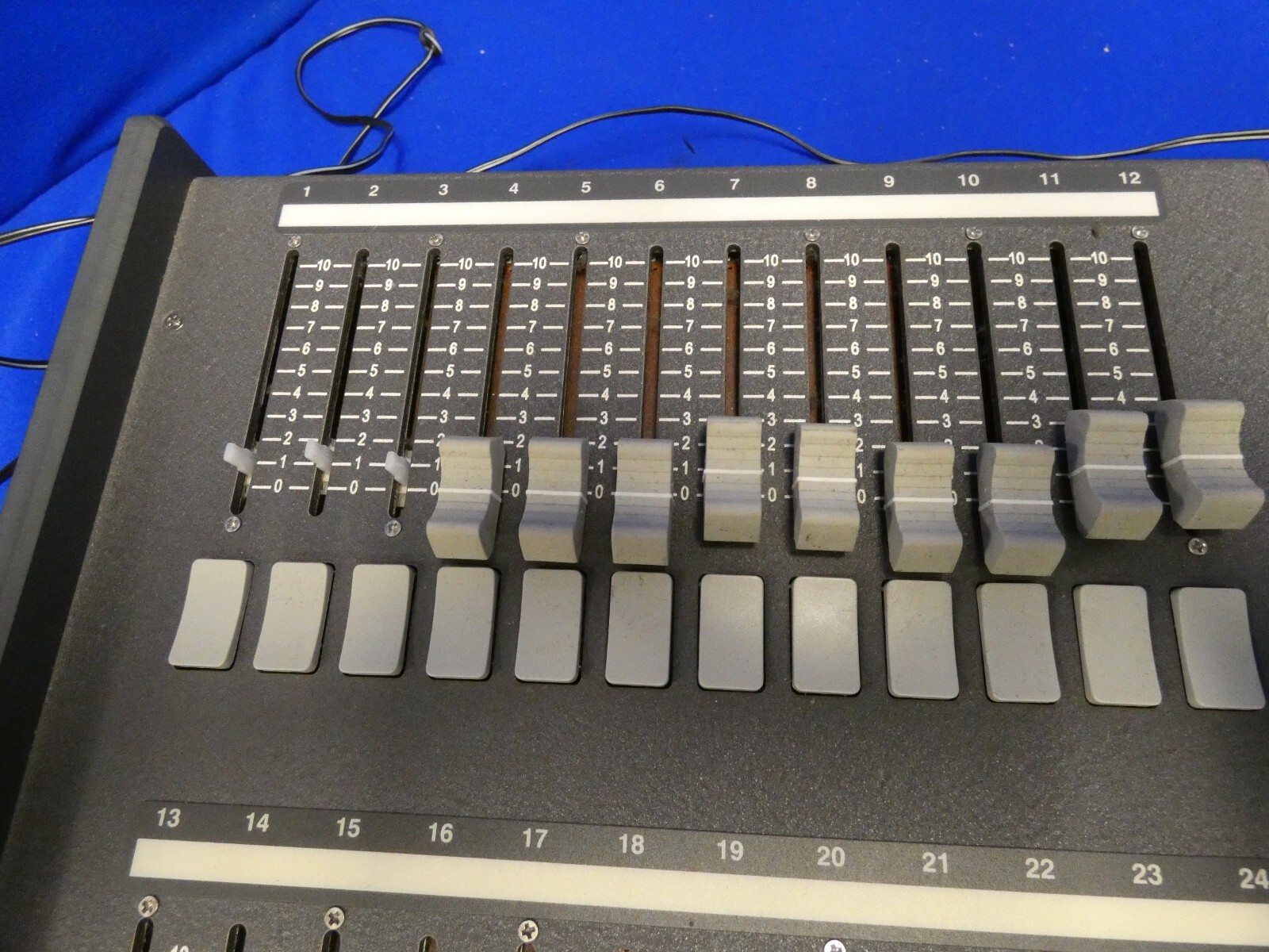 Dove Systems 24/48 (TM-TS 24/48) Techmaster Dimming Console w/Power Supply