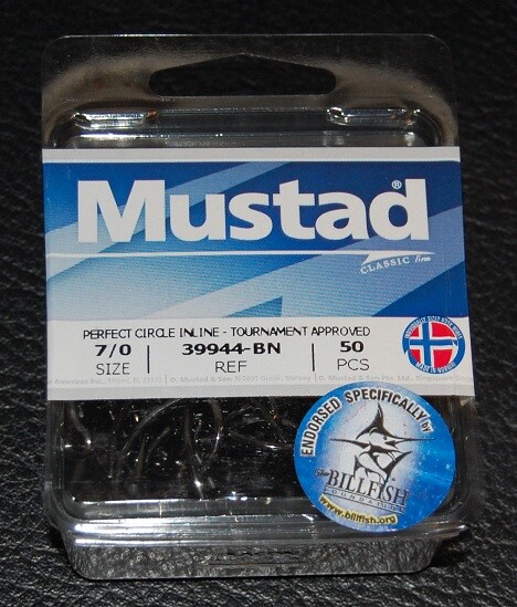 50 Mustad 39944BN-70 Classic In-Line Demon Perfect Circle Hooks Size 7/0