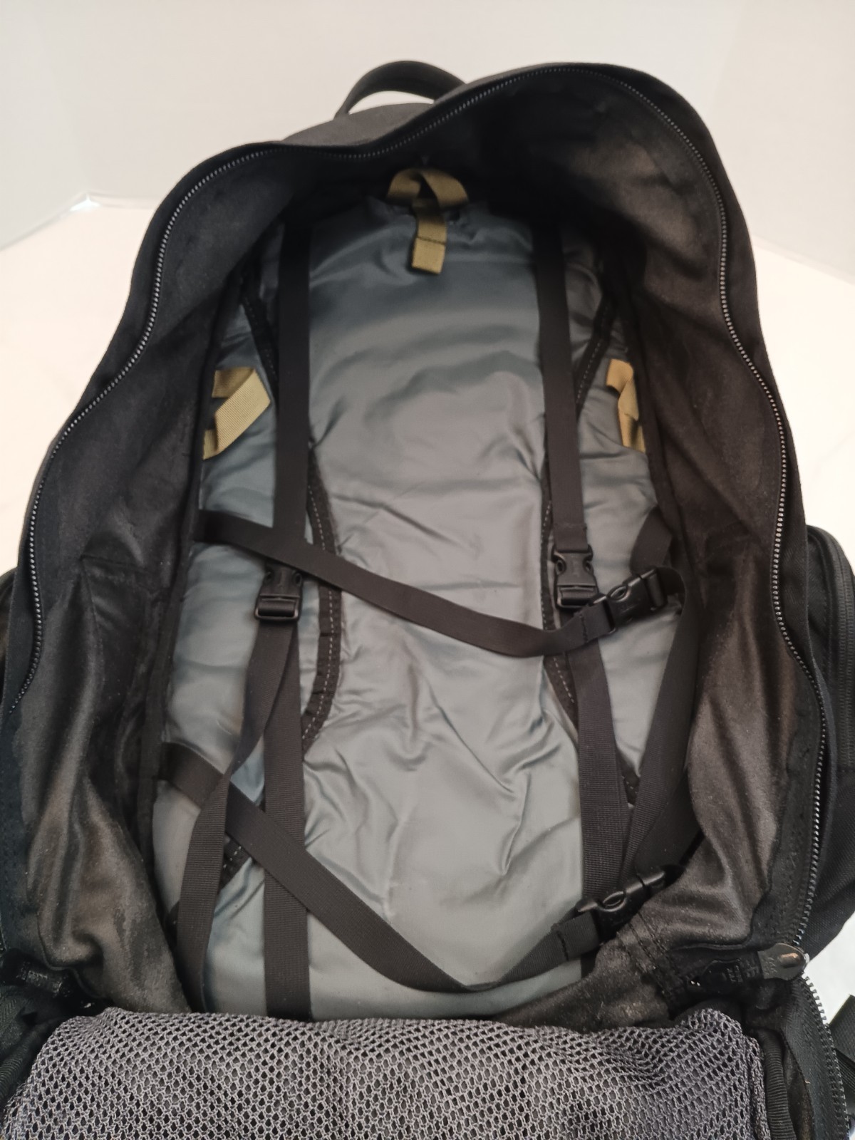 CAMBELBACK MAXIUMUM GEAR BFM LARGE TACTICAL BLACK HIKING BACKPACK NO BLADDER
