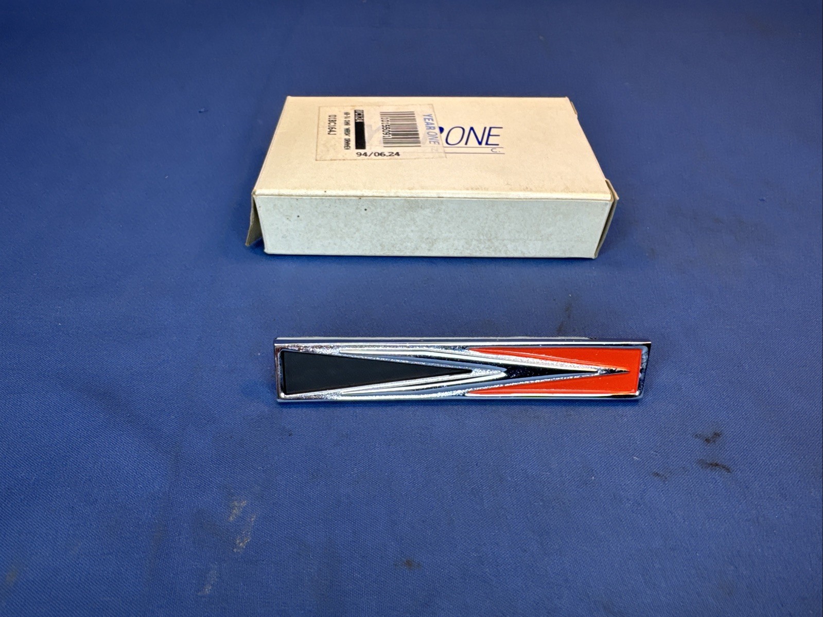 1968 Dodge Charger Arrow Grille and Sail Panel Emblem 2841849