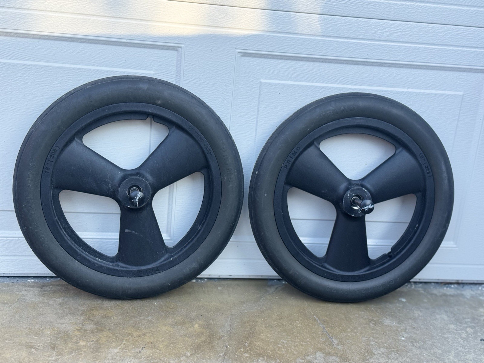 Primo Wheelchair Wheels W/ Axle Pins KI Mobility Focus CR - 16" X 2.125" - P173