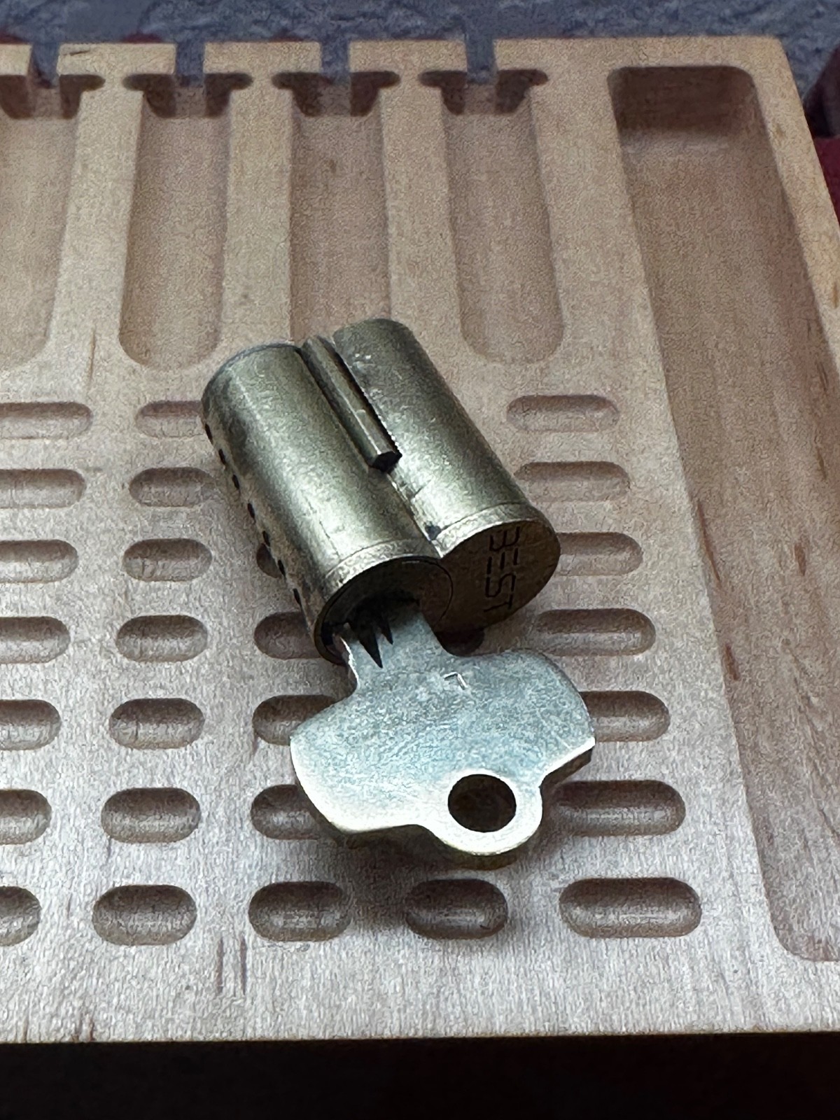 BRASS BODY AMERICAN PADLOCK SERIES 3560 SFIC BEST BRAND REMOVAL CORE WITH 3 KEYS