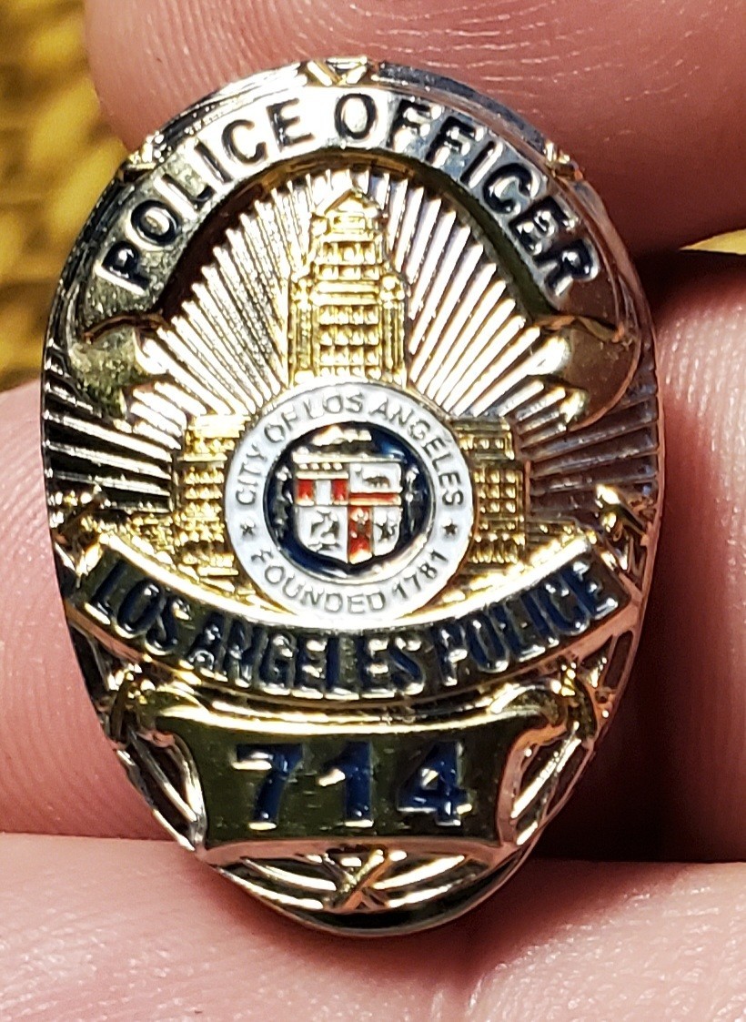 POLICE/RESCUE ENAMEL LAPEL PIN "JOE FRIDAY'S LOS ANGELES POLICE-714" HAT PIN