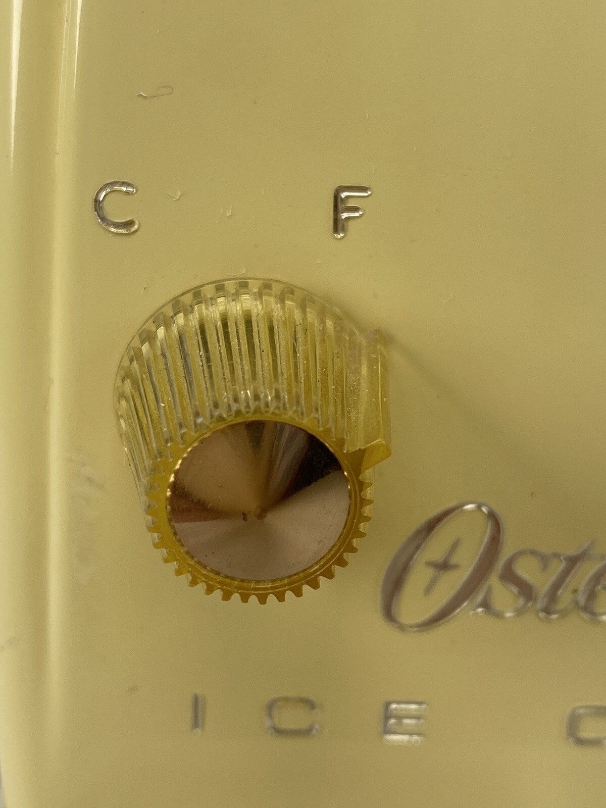 Vintage Yellow Oster Imperial Electric Snowflake Ice Crusher 552-04F USA