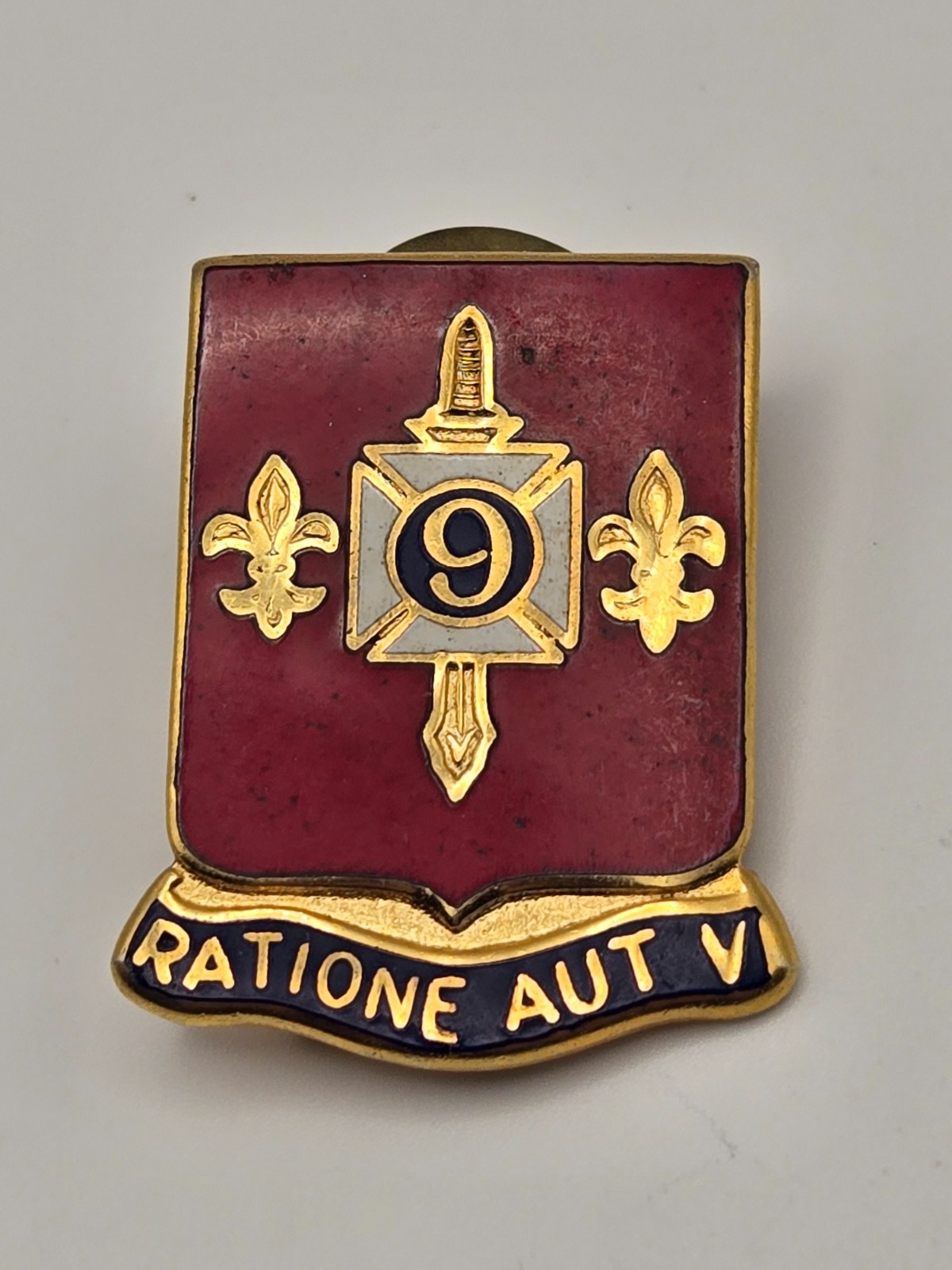 Vintage Army DUI Pin - "Ratioine Aut Vi" 244th Air Defense Artillery Regiment
