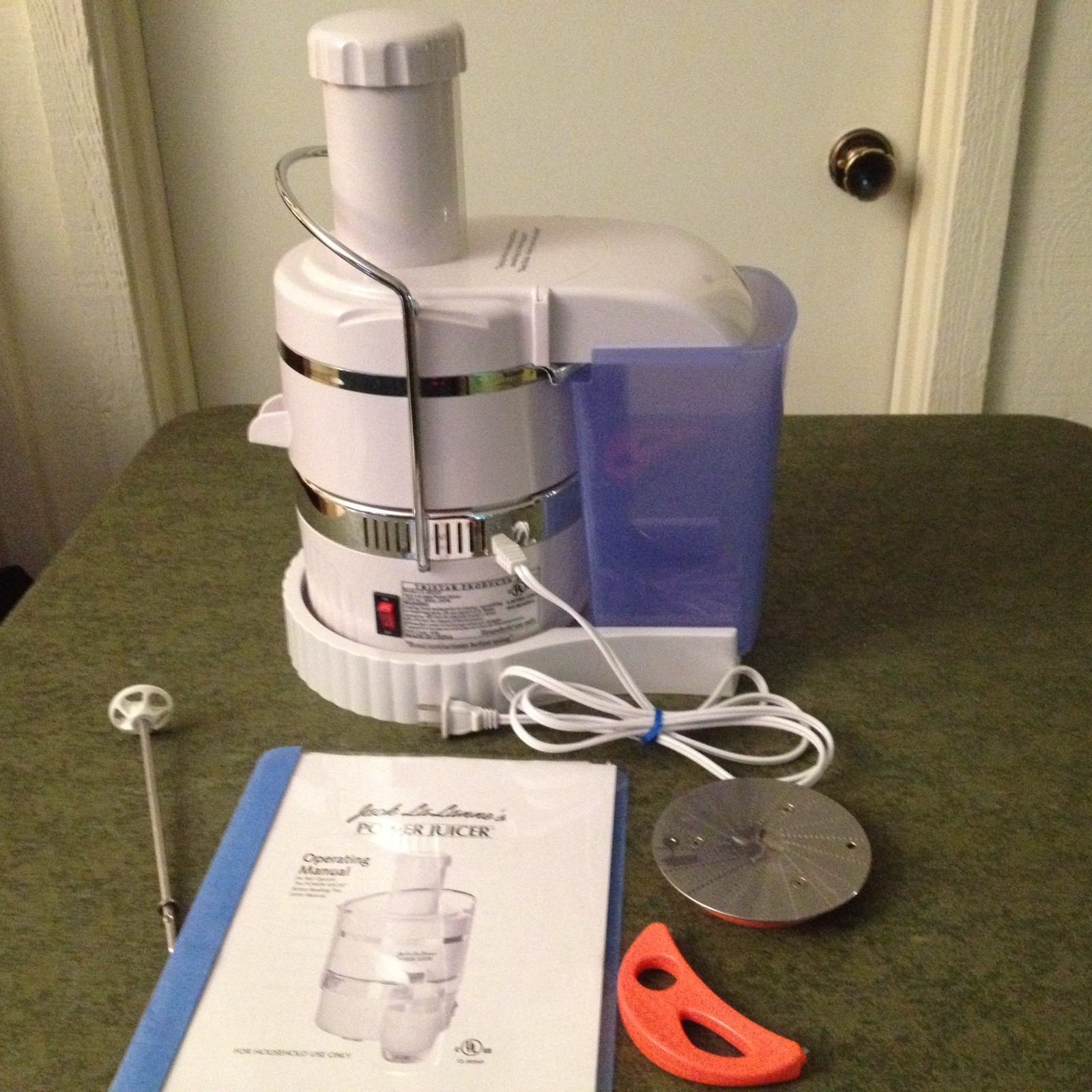JACK LALANNE’S POWER JUICER WITH PLATFORM & EXTRA CUTTING BLADE