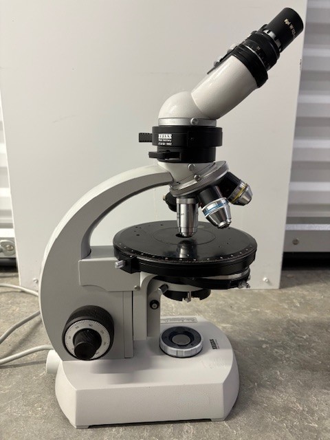 Zeiss Standard 18 Polarizing Microscope w/ Lens & Rotating Stage