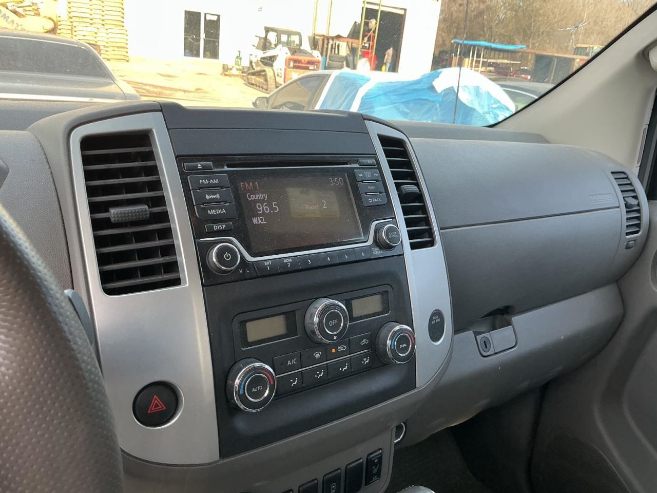 FRONTIER 2016 Glove Box 4971752