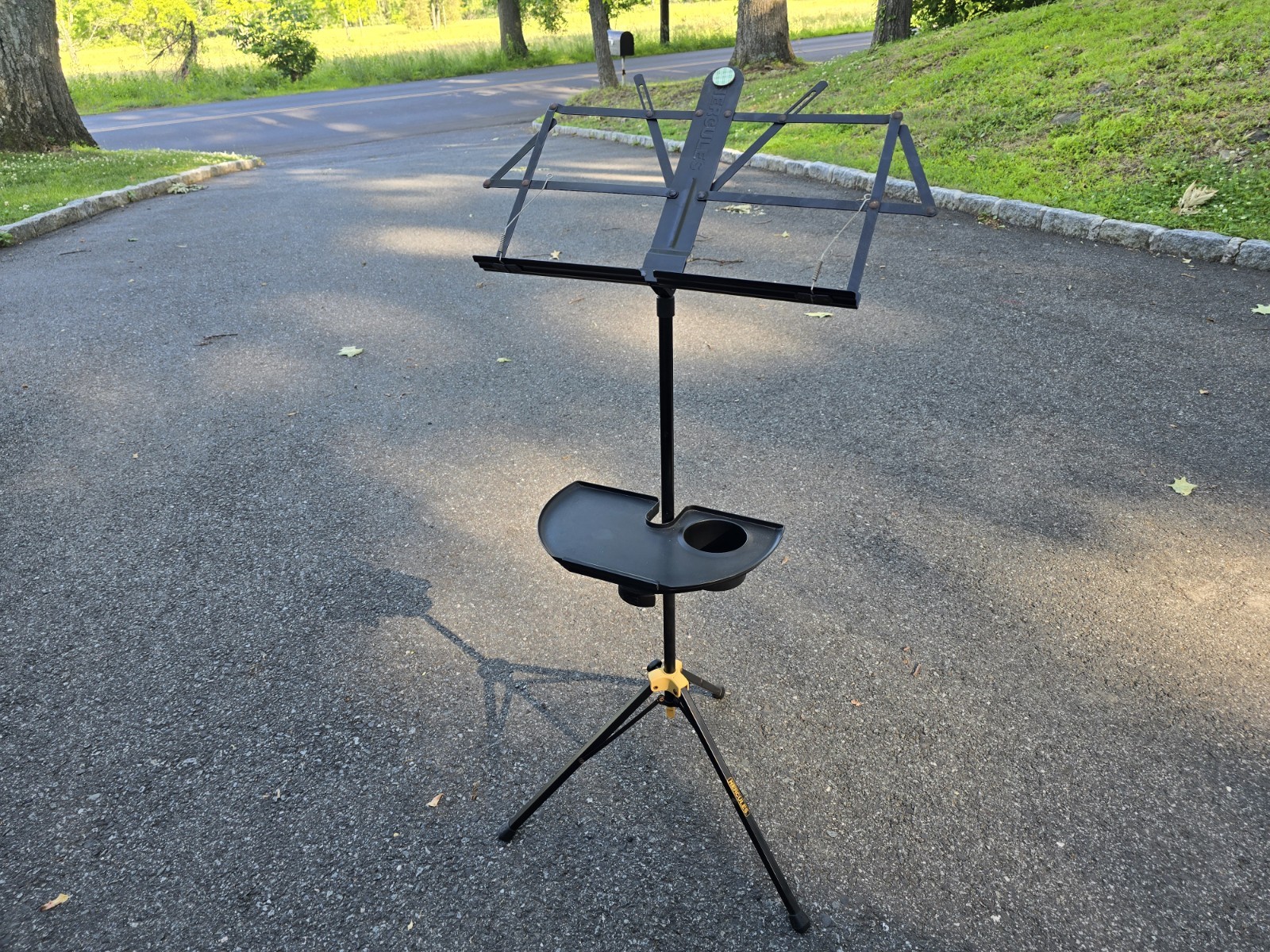 Hercules Stands EZ Grip Music Stand with Accessories Tray & Cup Holder