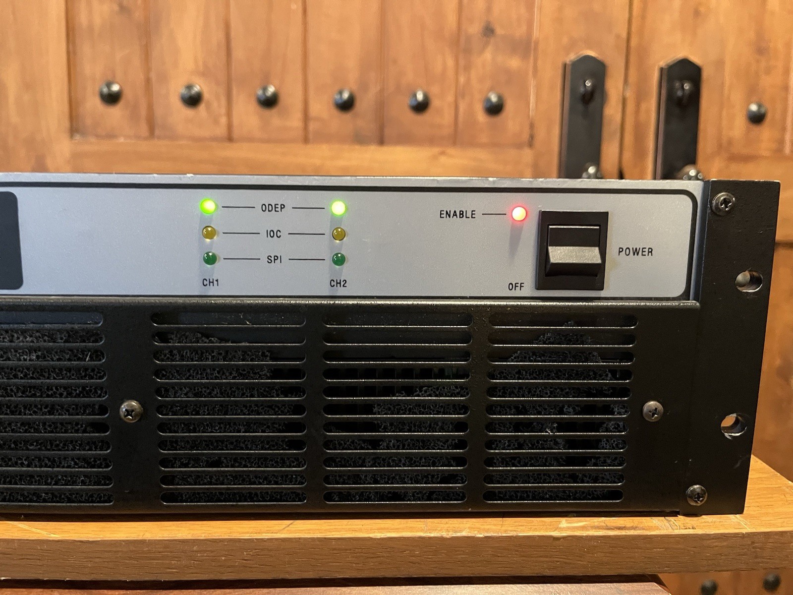 Crown Amp Com Tech 800 - Please Read Description -TESTED AT LENGTH TO FULL POWER