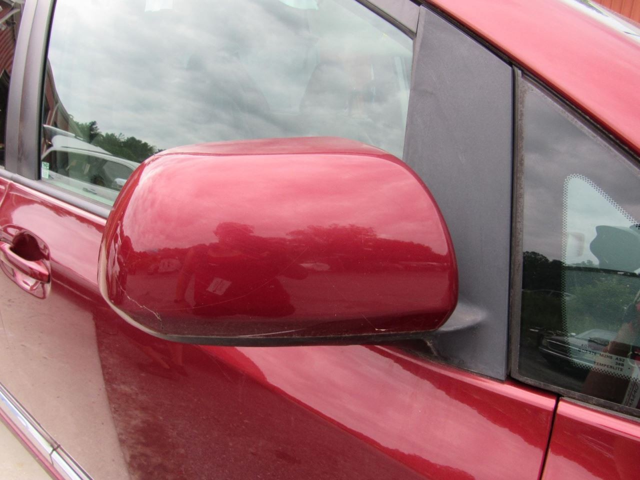 SIENNA 2018 Glove Box 1064388