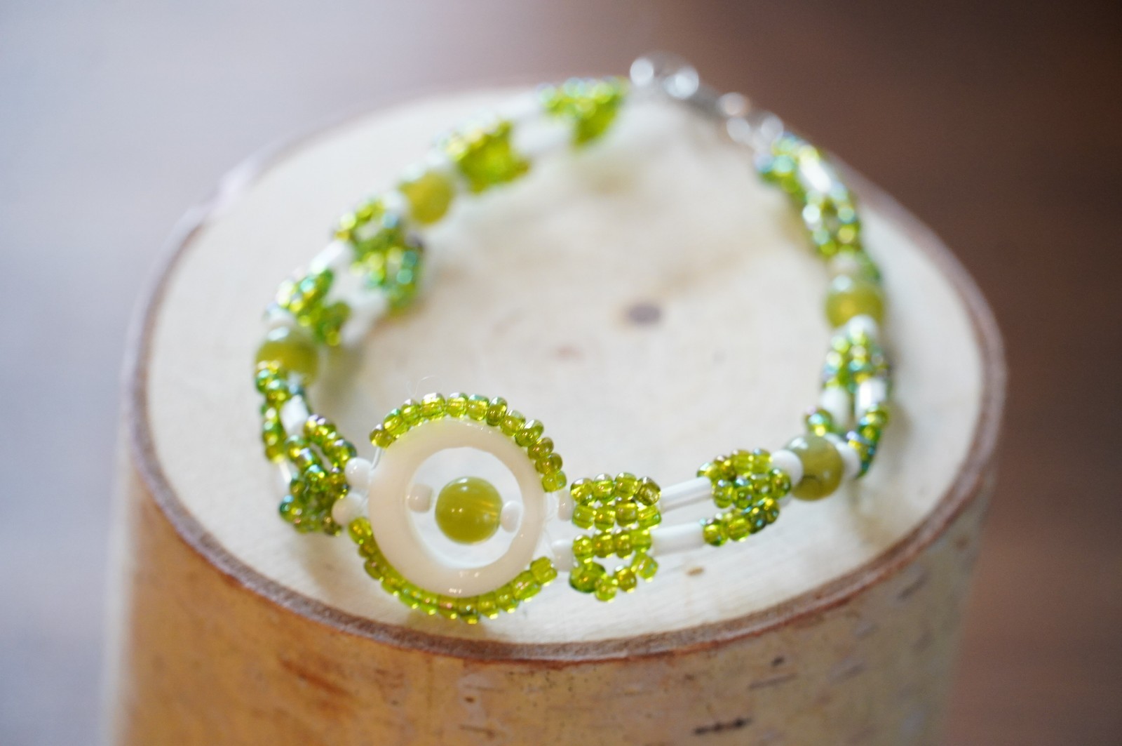 Green and White Glass Bead 7.5" Bracelet