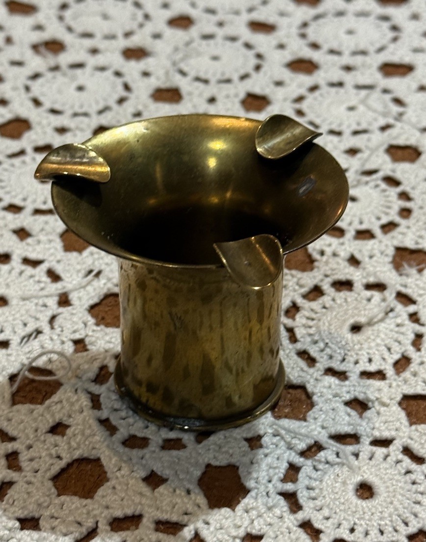 Vintage WWII 40s Trench Art Artillery Shell Casing Ashtray Brass Memorabilia