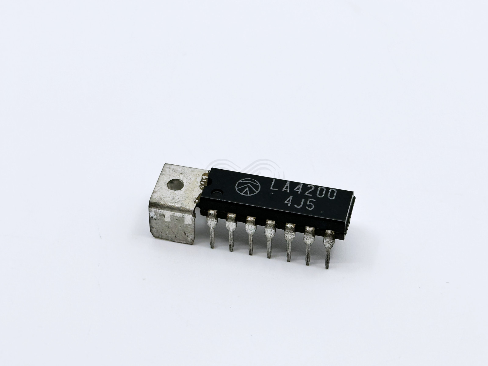 LA4200 Sanyo 1.5W AF Power Amplifier 11V 8ohm 50dB Gain DIP-14