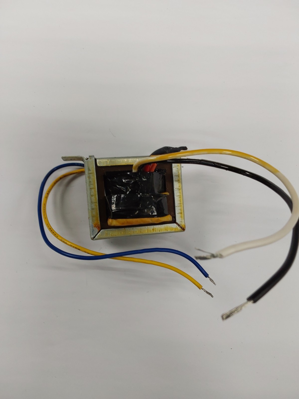 Universal Enterprises UET-114 Transformer E90068 New