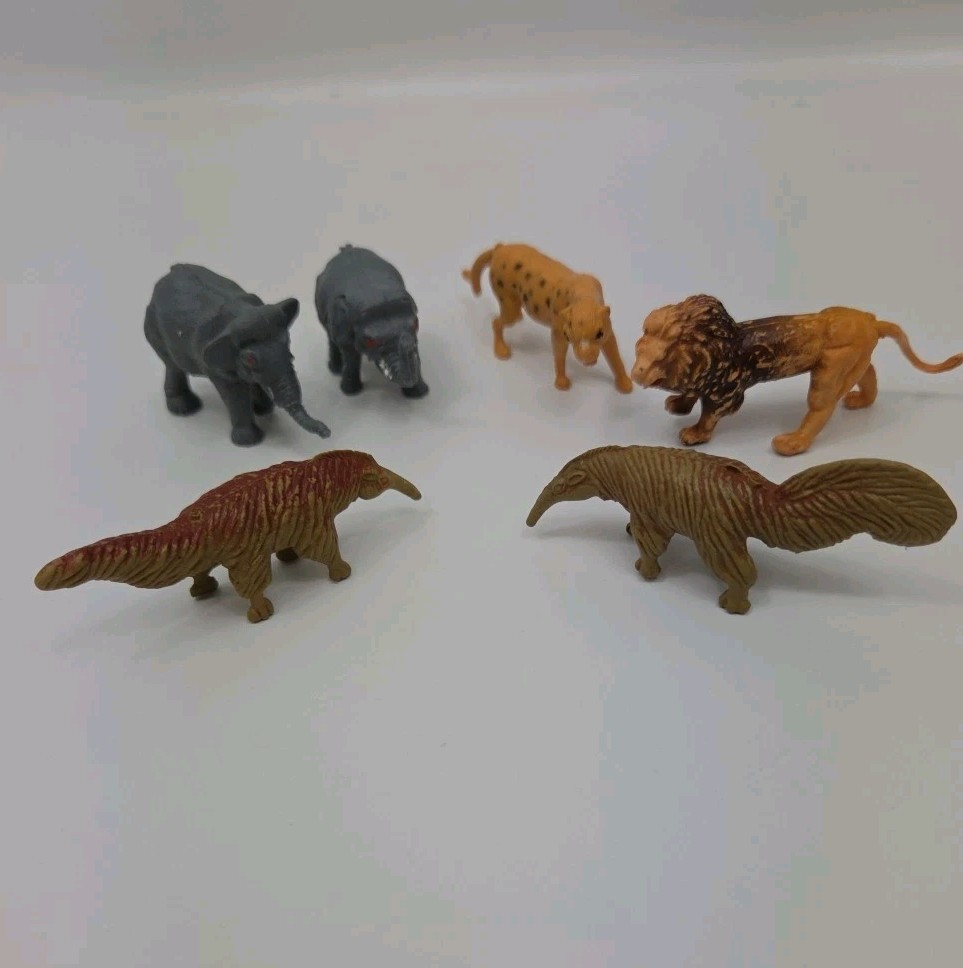 HONG KONG SAFARI LOT - Steven Mfg Style - (2) Anteaters, 2 Elephants Ribbed Lion