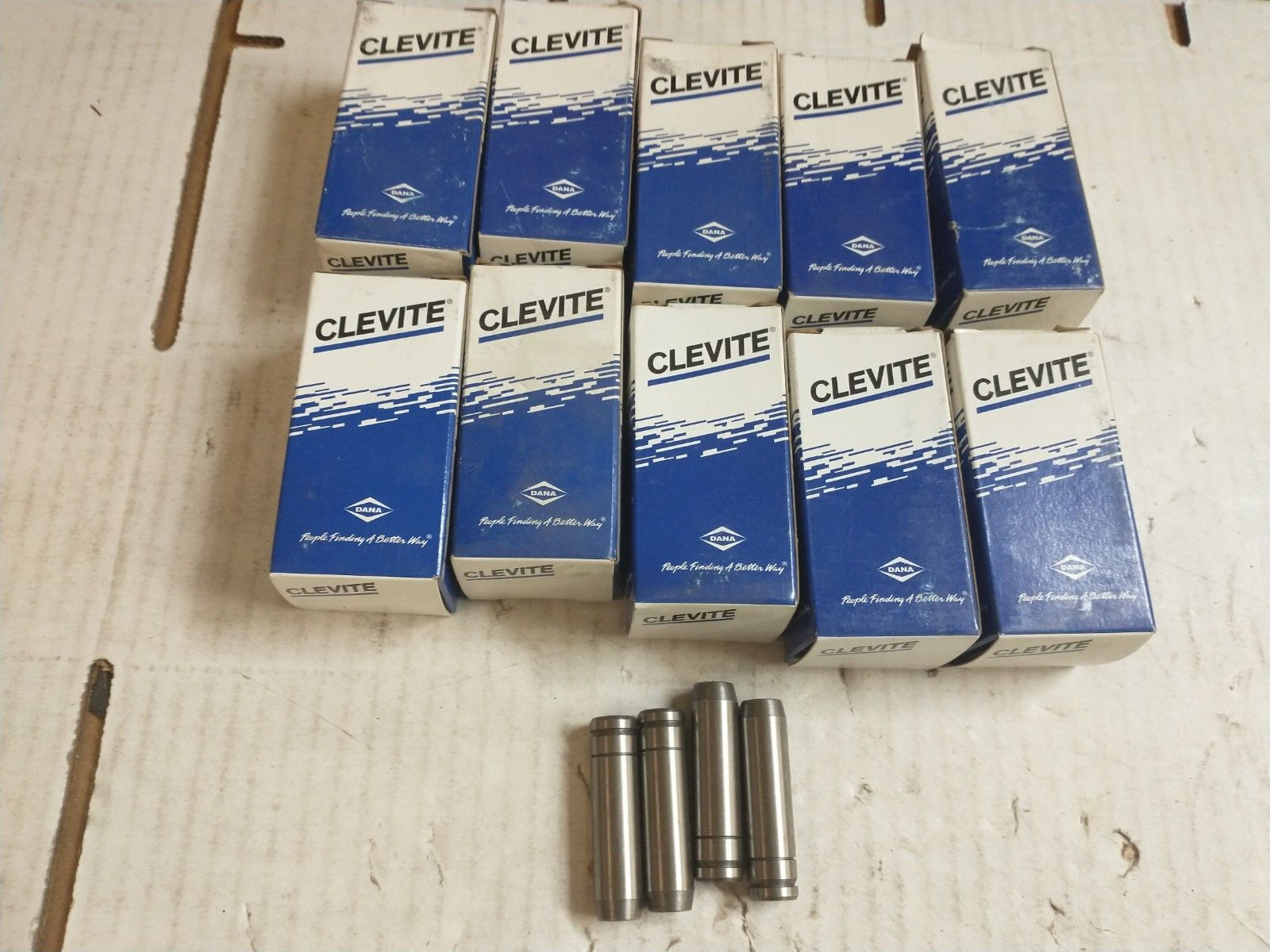 LOT OF 40 CLEVITE VALVE GUIDES 217-3209 .3150 I.D. .5145 O.D. 1.8480 LENGTH