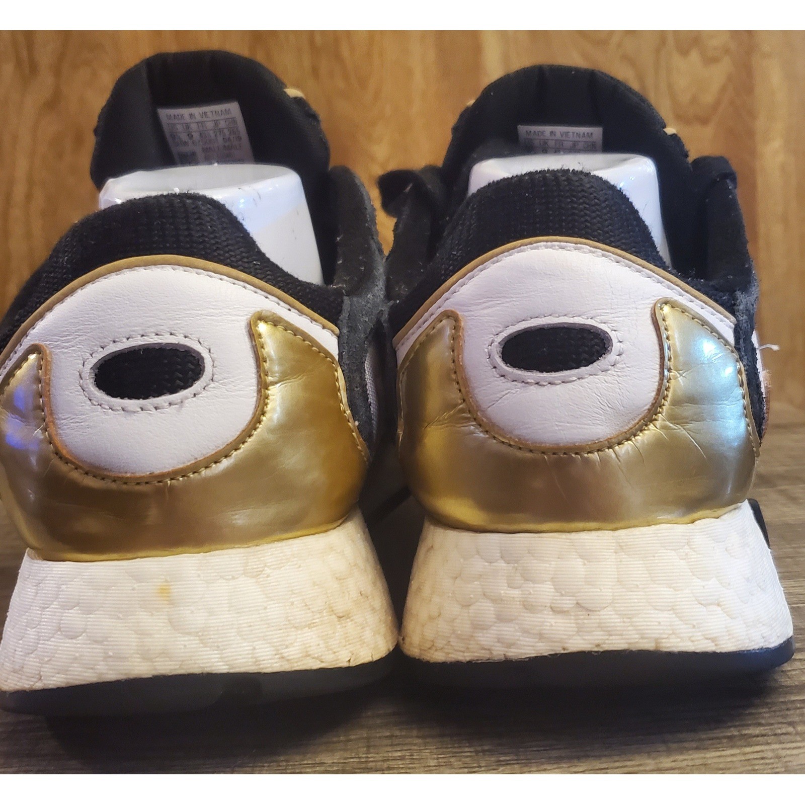 Adidas Tresc Run Boost Sneaker Shoes Men's Size 9.5 White Black and Gold