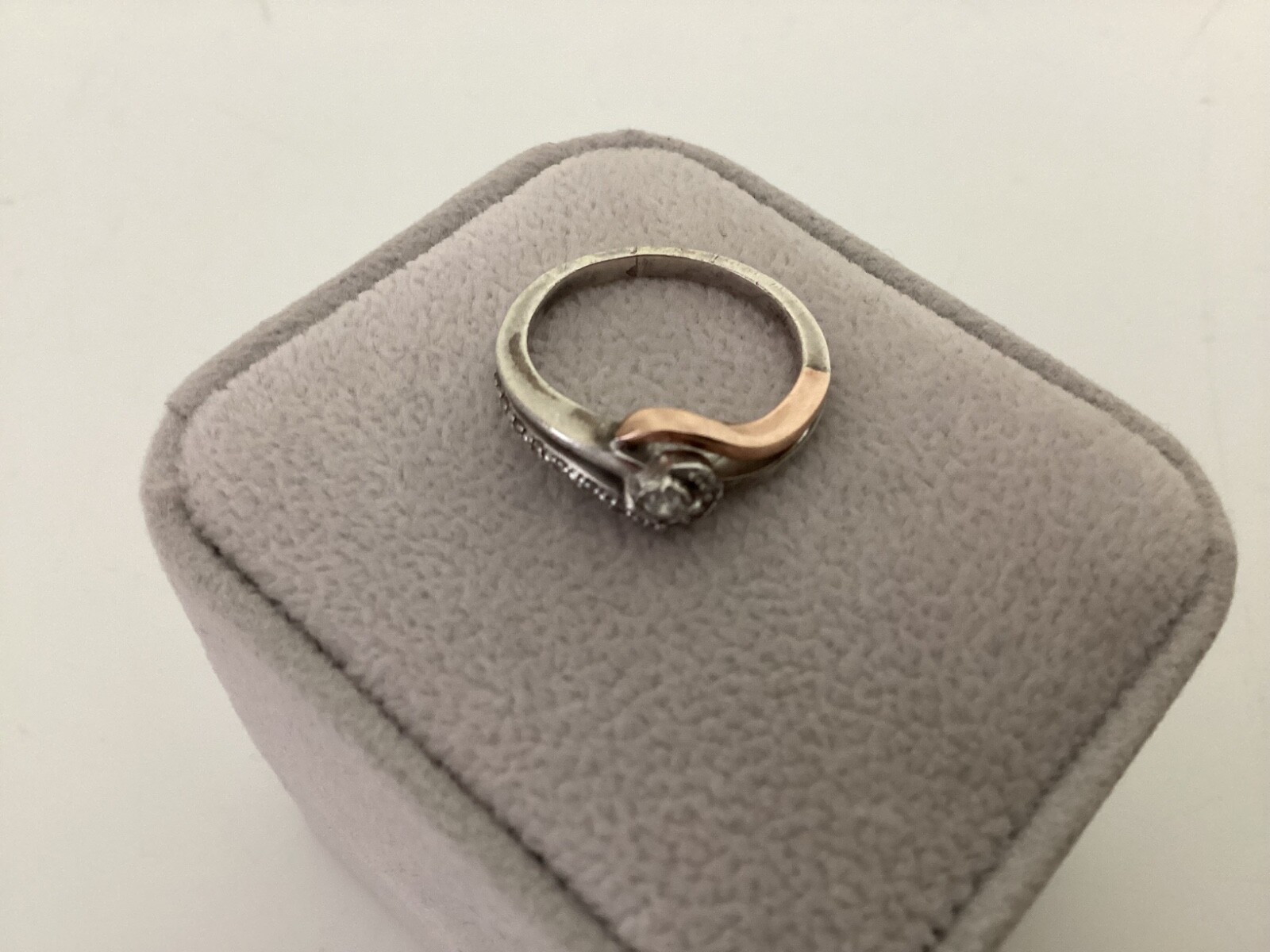 Sterling Silver Wedding Ring with .10CT Center Diamond size 5.75