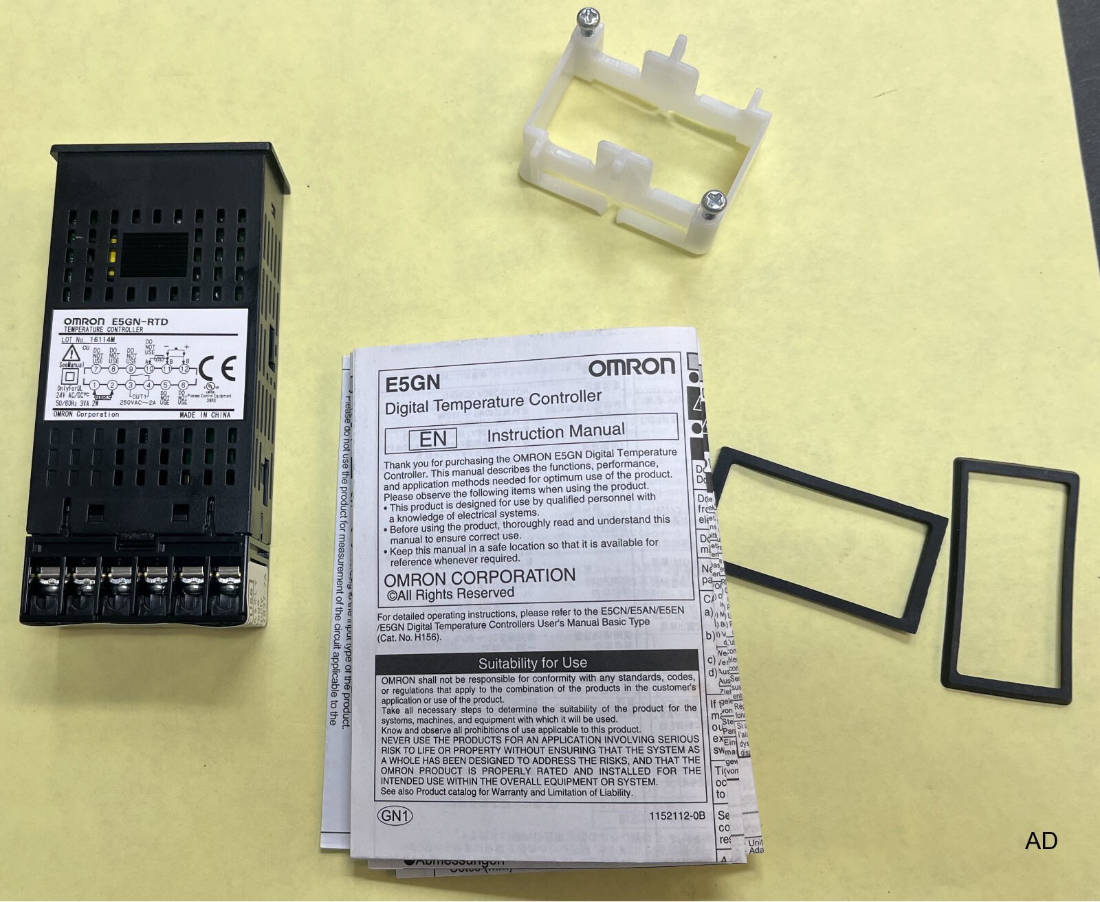 Omron E5GN-RTD Temperature Controller, 24V AC/DC