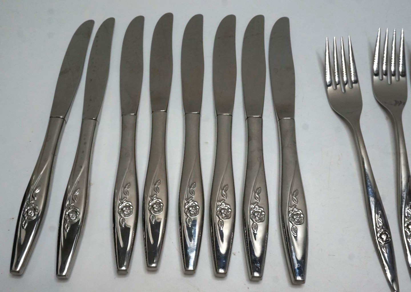 ONEIDACRAFT STAINLESS FLATWARE MY ROSE 48 PC SET SERVICE FOR 8 SILVERWARE